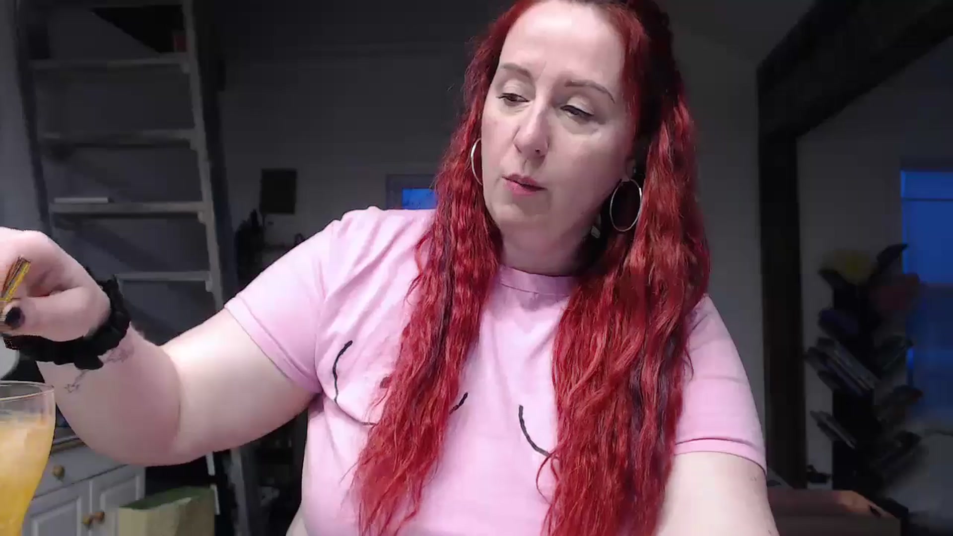 Gallery image thumbnail from Sexyred4U69's myfreecams stream on, 05/09/2024, 24:04 image 17 of 20