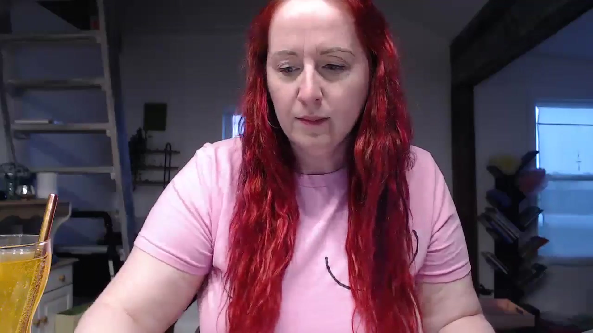Gallery image thumbnail from Sexyred4U69's myfreecams stream on, 05/09/2024, 24:04 image 9 of 20