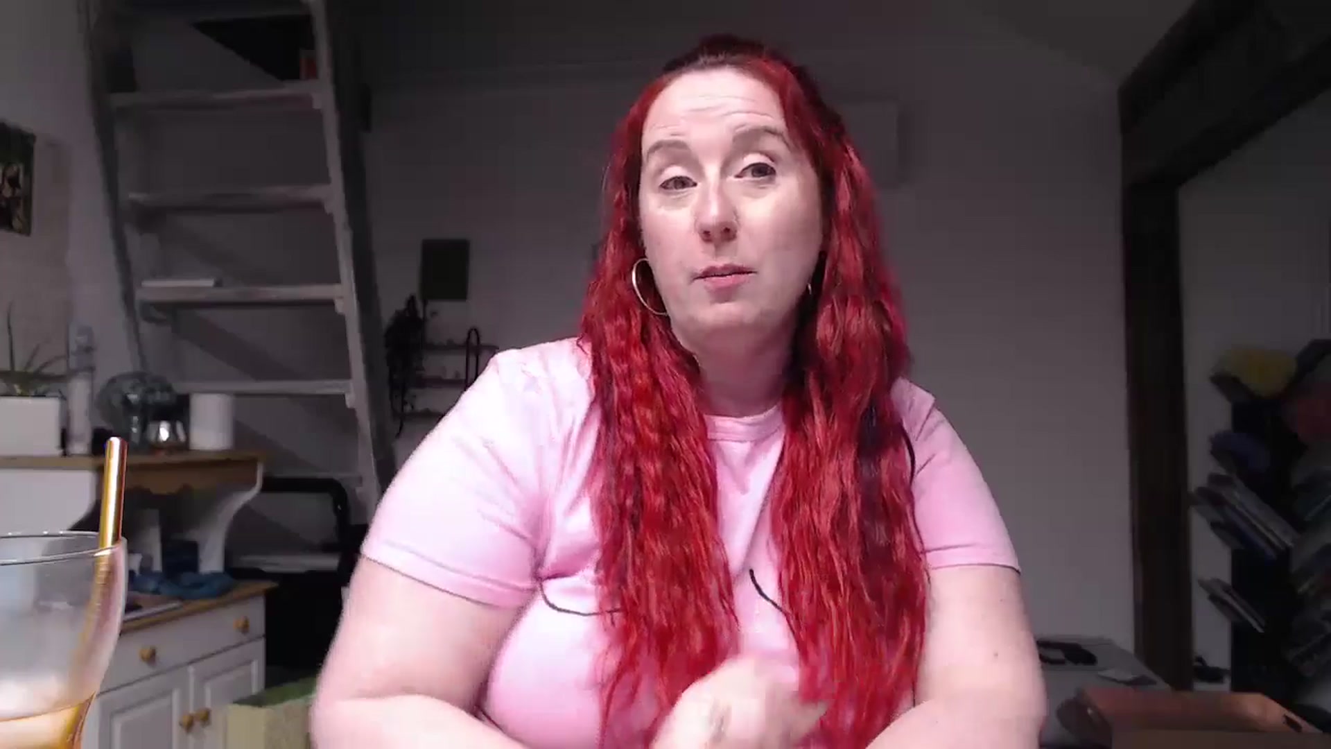 Gallery image thumbnail from Sexyred4U69's myfreecams stream on, 05/09/2024, 01:06 image 12 of 20