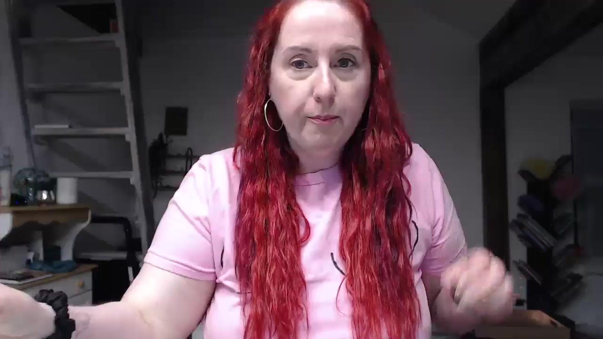 Gallery image thumbnail from Sexyred4U69's myfreecams stream on, 05/09/2024, 01:06 image 3 of 20