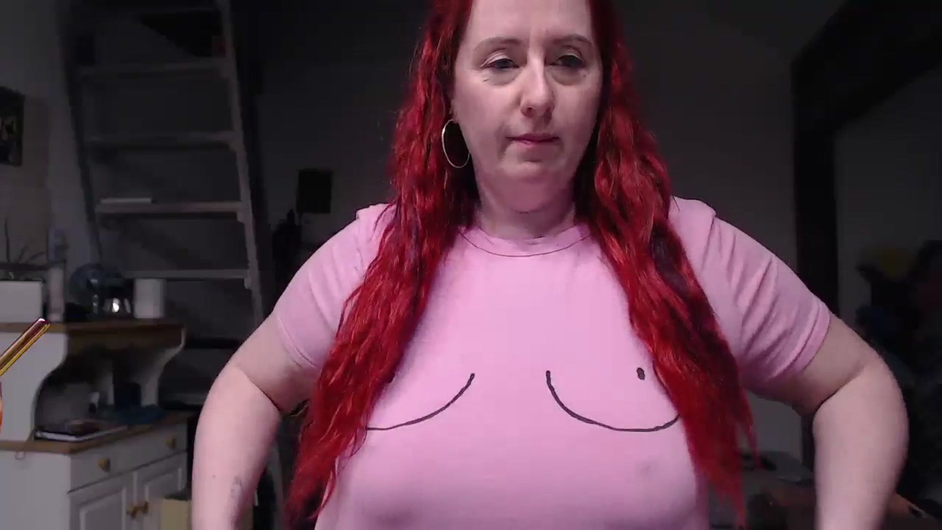 Gallery image thumbnail from Sexyred4U69's myfreecams stream on, 05/09/2024, 01:06 image 16 of 20