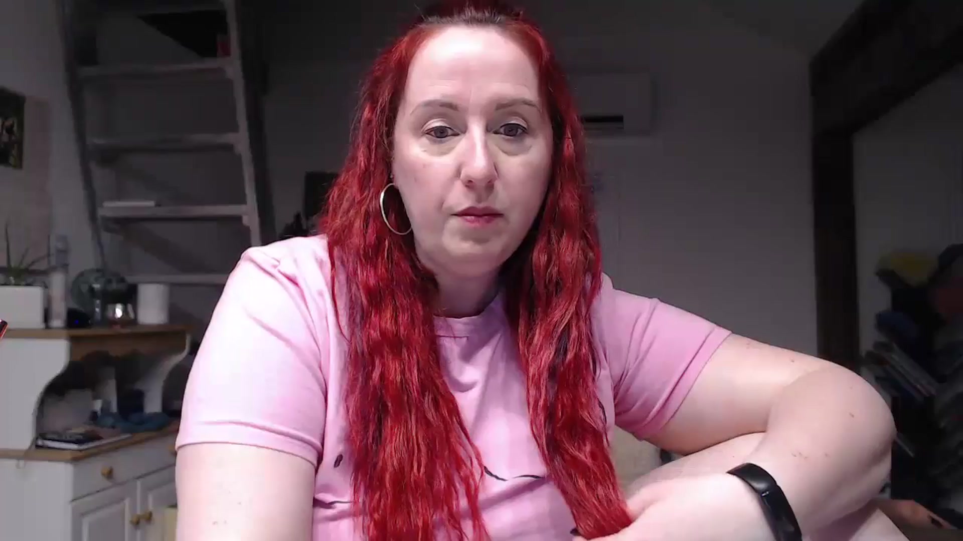 Gallery image thumbnail from Sexyred4U69's myfreecams stream on, 05/09/2024, 01:06 image 4 of 20