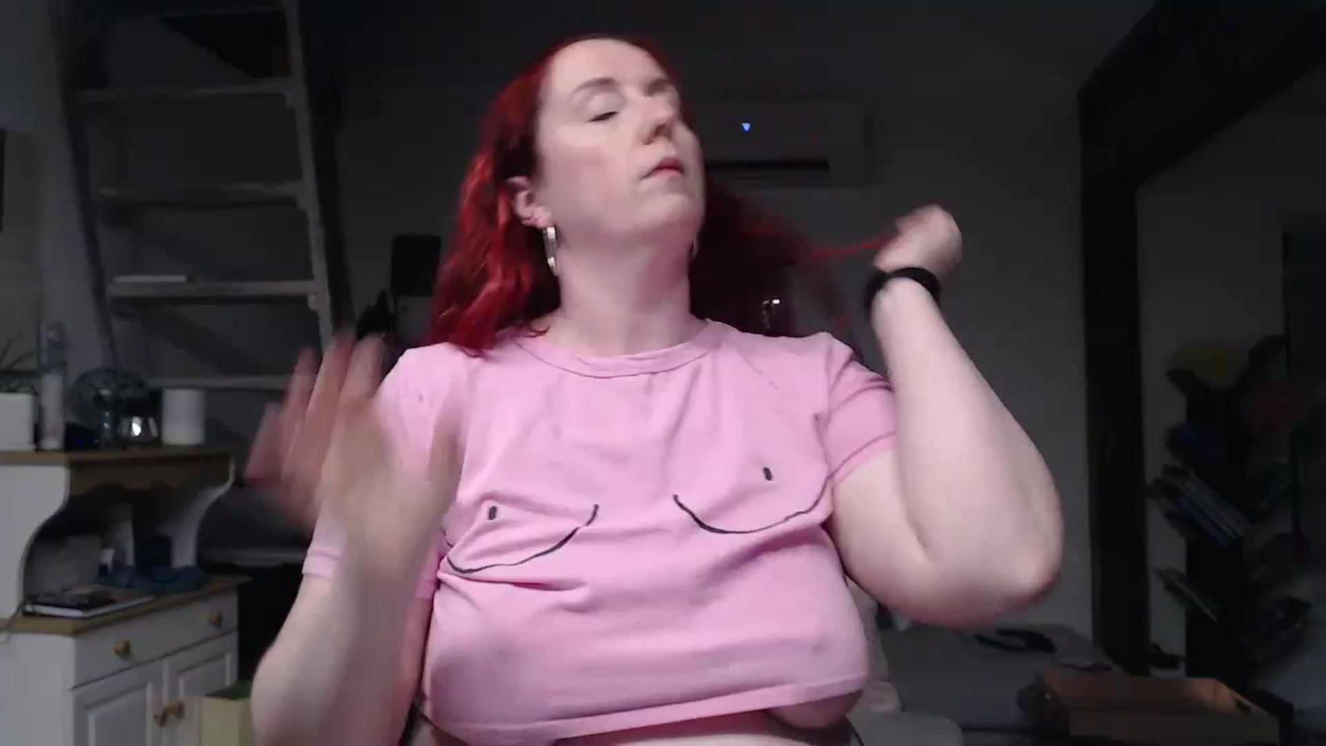 Gallery image thumbnail from Sexyred4U69's myfreecams stream on, 05/09/2024, 01:06 image 19 of 20