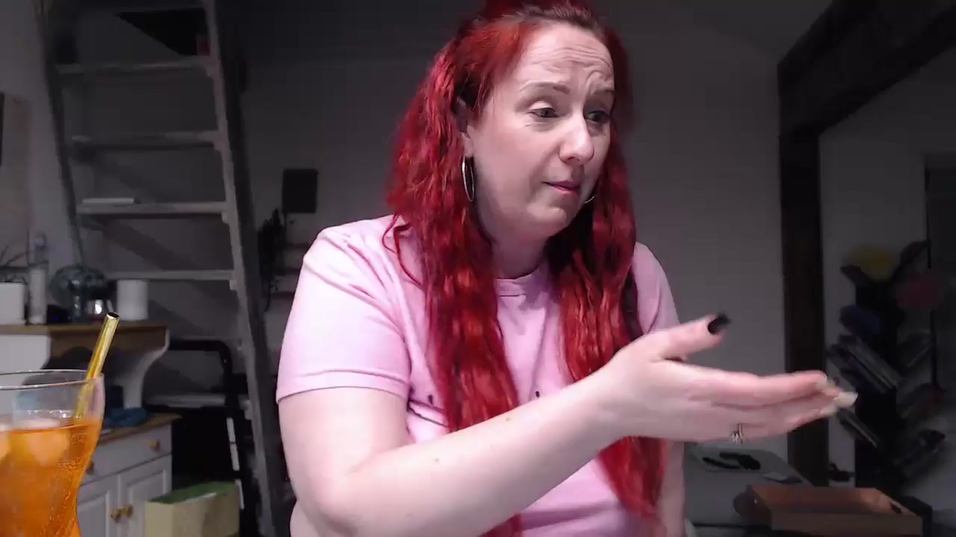 Gallery image thumbnail from Sexyred4U69's myfreecams stream on, 05/09/2024, 01:06 image 18 of 20