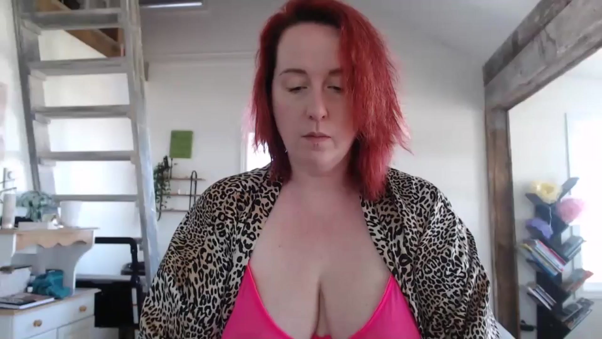 Gallery image thumbnail from Sexyred4U69's myfreecams stream on, 05/17/2024, 16:17 image 3 of 20