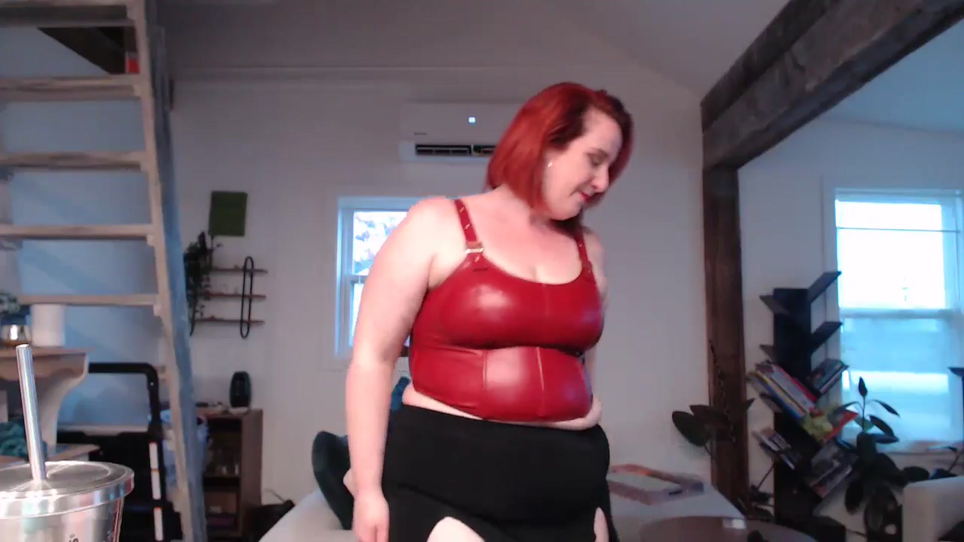 Gallery image thumbnail from Sexyred4U69's myfreecams stream on, 05/24/2024, 24:03 image 7 of 20