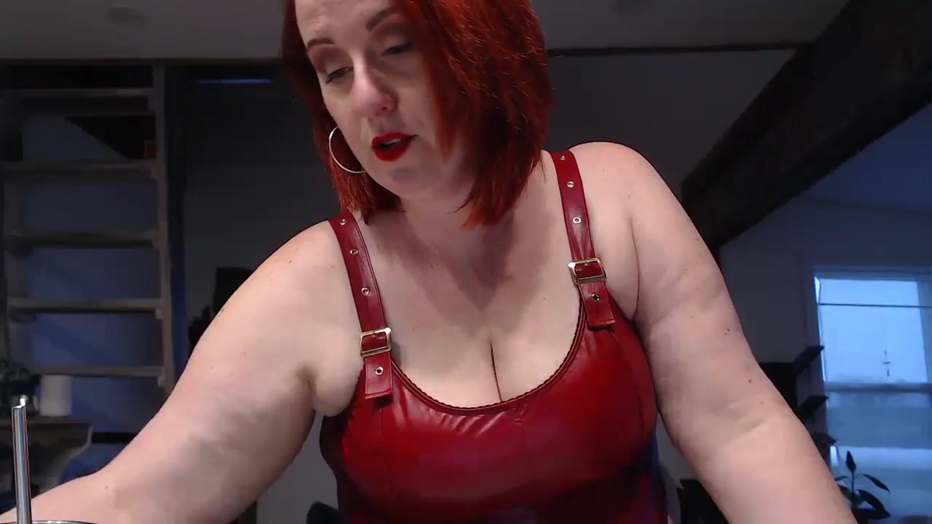 Gallery image thumbnail from Sexyred4U69's myfreecams stream on, 05/24/2024, 24:03 image 9 of 20