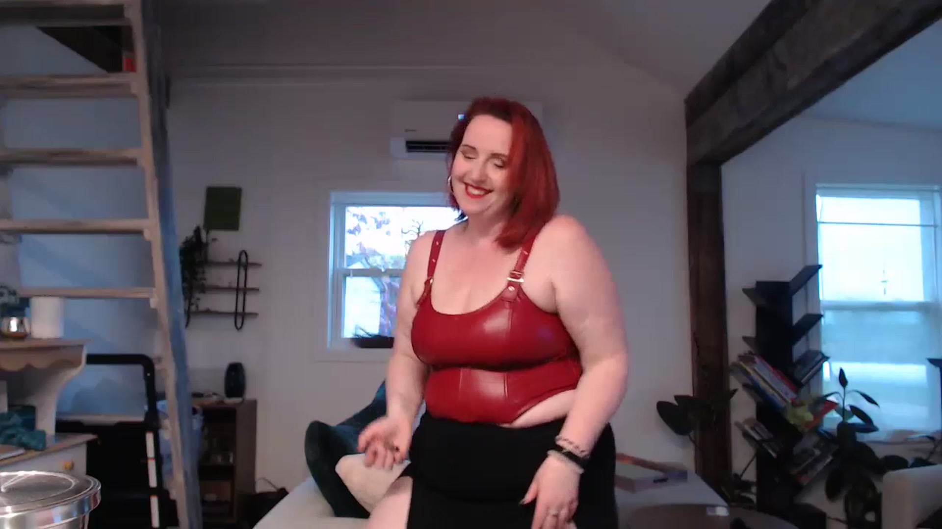 Gallery image thumbnail from Sexyred4U69's myfreecams stream on, 05/24/2024, 24:03 image 6 of 20