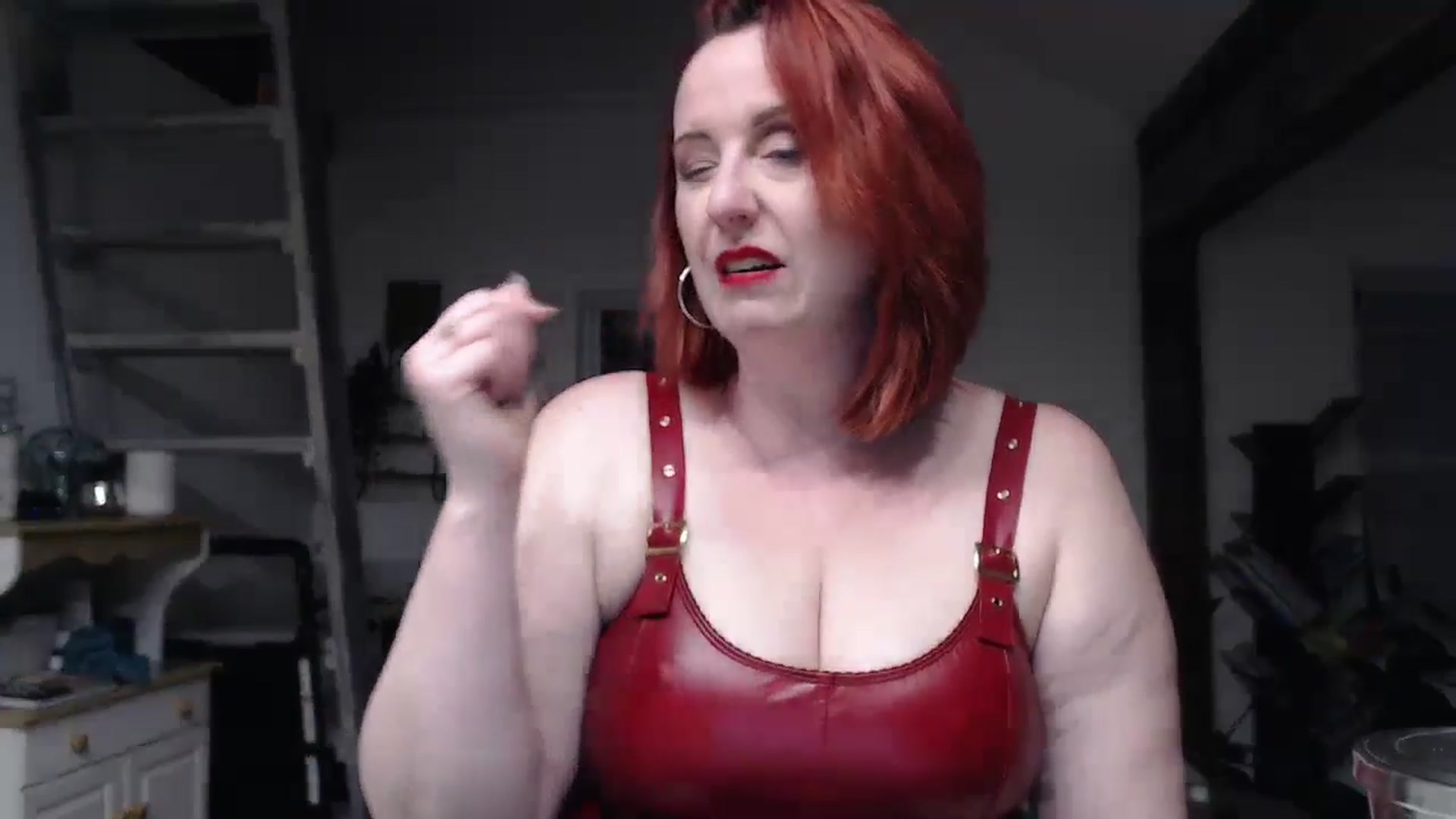 Gallery image thumbnail from Sexyred4U69's myfreecams stream on, 05/24/2024, 01:07 image 9 of 20