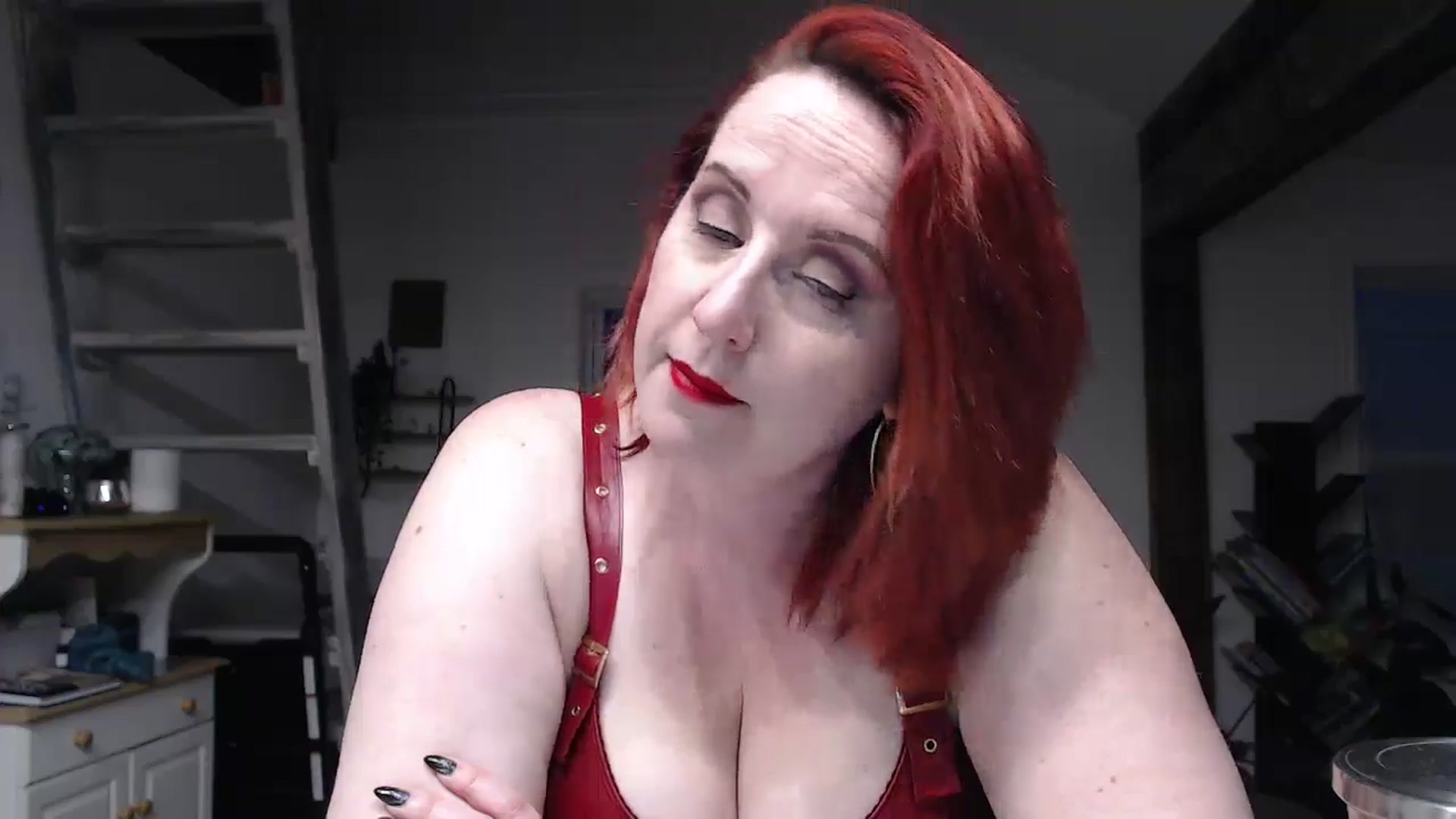 Gallery image thumbnail from Sexyred4U69's myfreecams stream on, 05/24/2024, 01:07 image 5 of 20