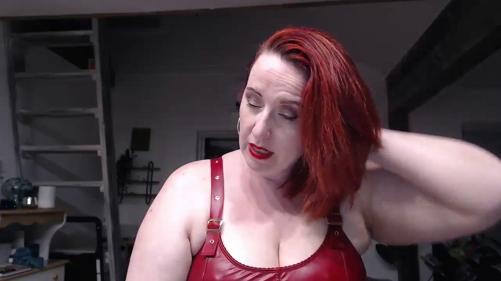 Gallery image thumbnail from Sexyred4U69's myfreecams stream on, 05/24/2024, 01:07 image 15 of 20