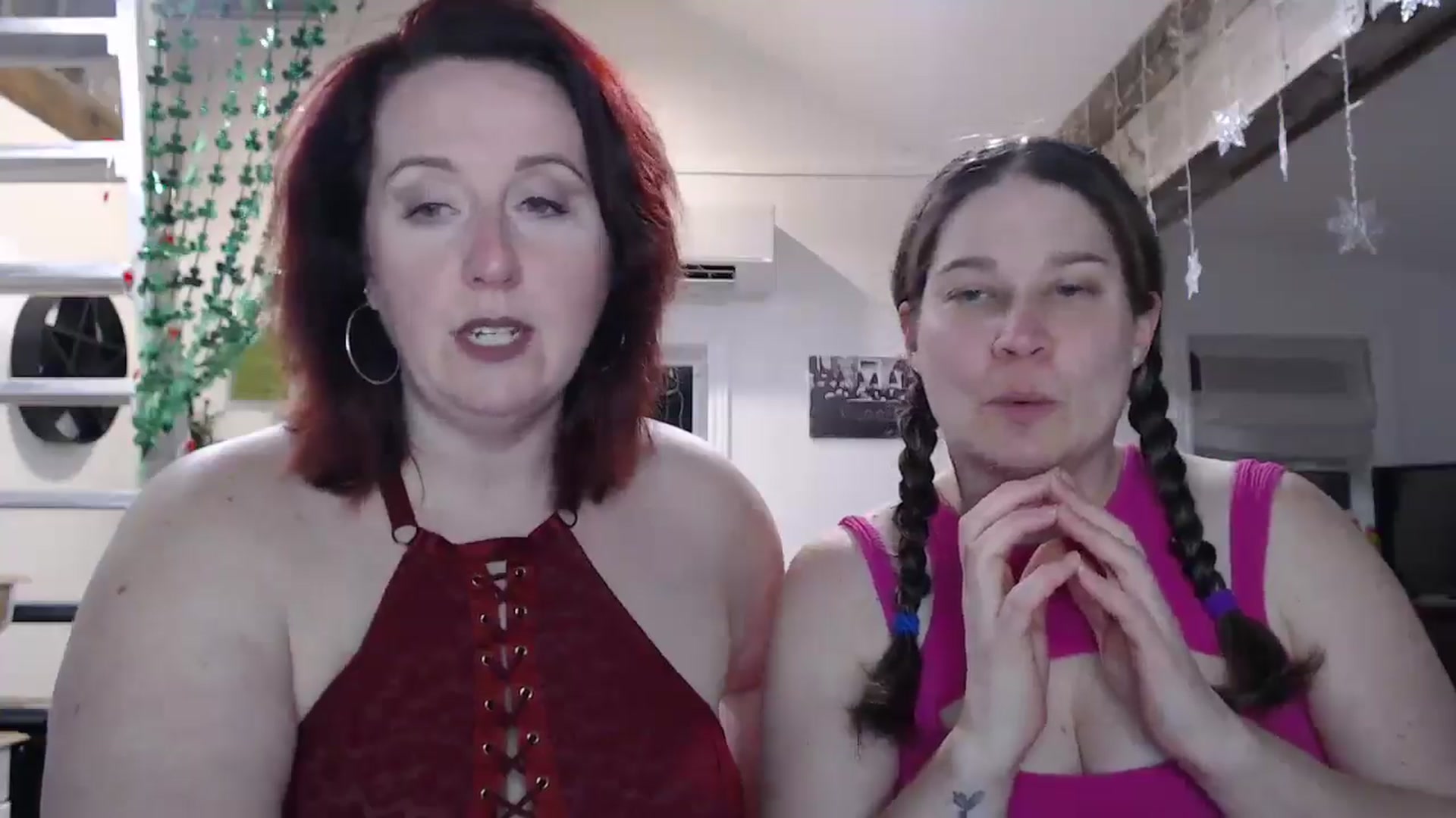 Gallery image thumbnail from Sexyred4U69's myfreecams stream on, 03/13/2025, 24:33 image 14 of 20