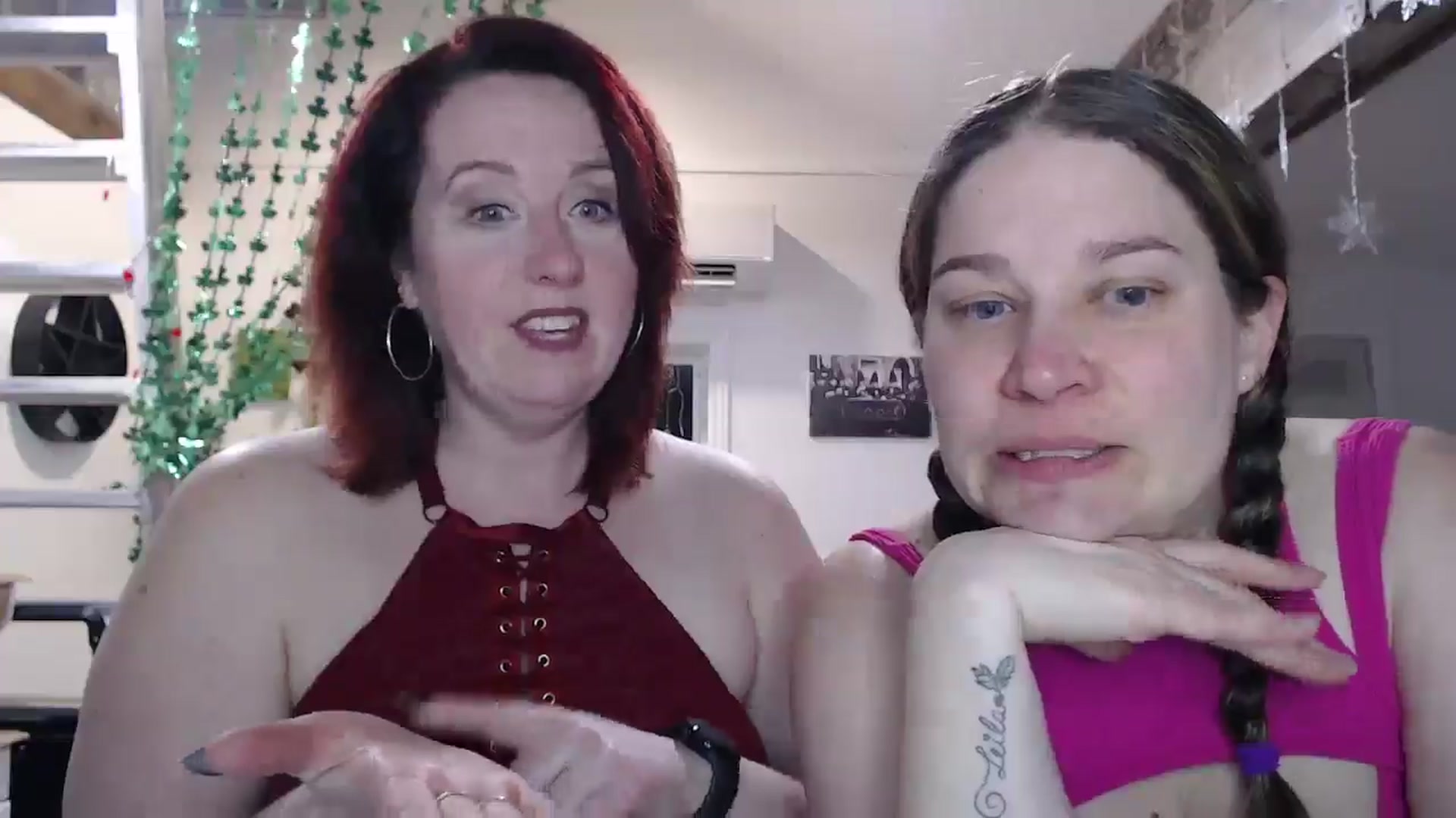 Gallery image thumbnail from Sexyred4U69's myfreecams stream on, 03/13/2025, 24:33 image 7 of 20