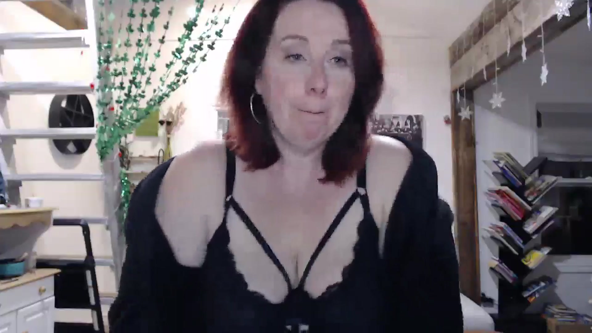 Gallery image thumbnail from Sexyred4U69's myfreecams stream on, 03/13/2025, 02:23 image 12 of 20