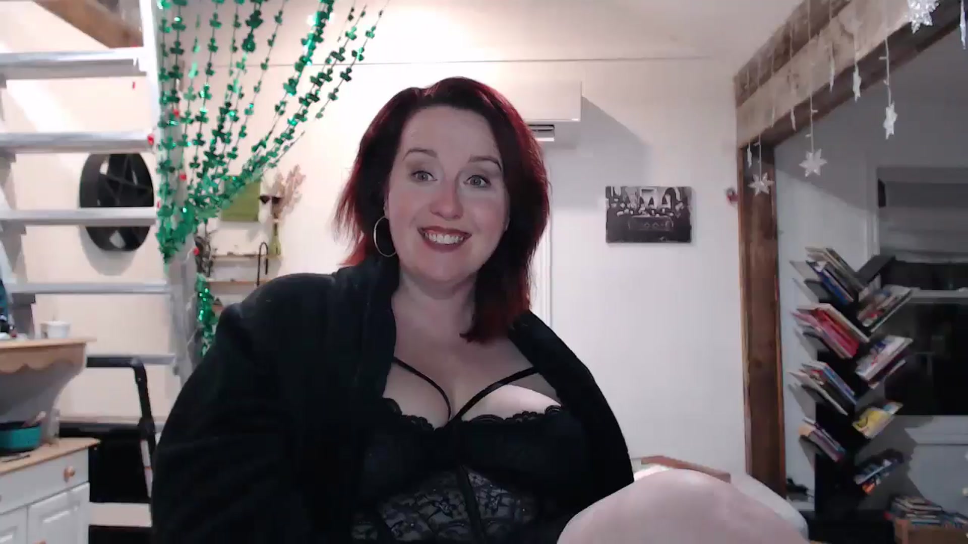 Gallery image thumbnail from Sexyred4U69's myfreecams stream on, 03/13/2025, 02:23 image 8 of 20