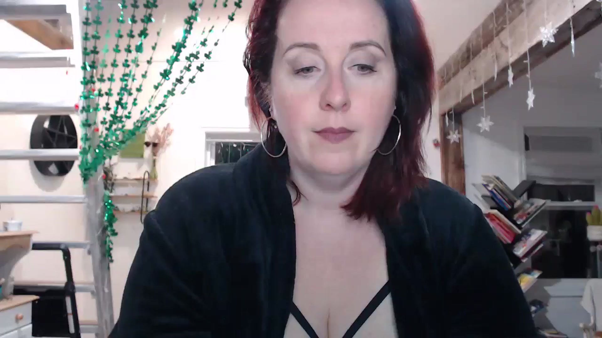 Gallery image thumbnail from Sexyred4U69's myfreecams stream on, 03/13/2025, 02:23 image 4 of 20