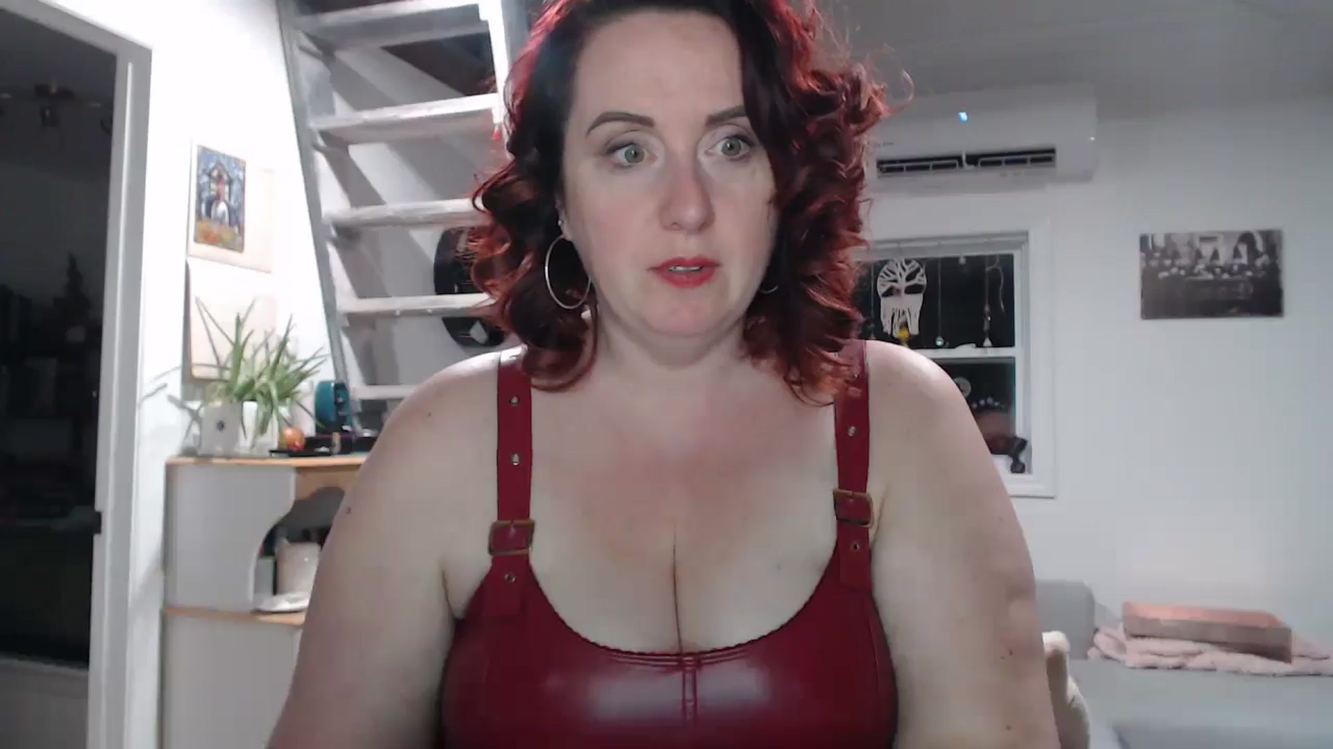 Gallery image thumbnail from Sexyred4U69's myfreecams stream on, 12/01/2025, 02:41 image 18 of 20