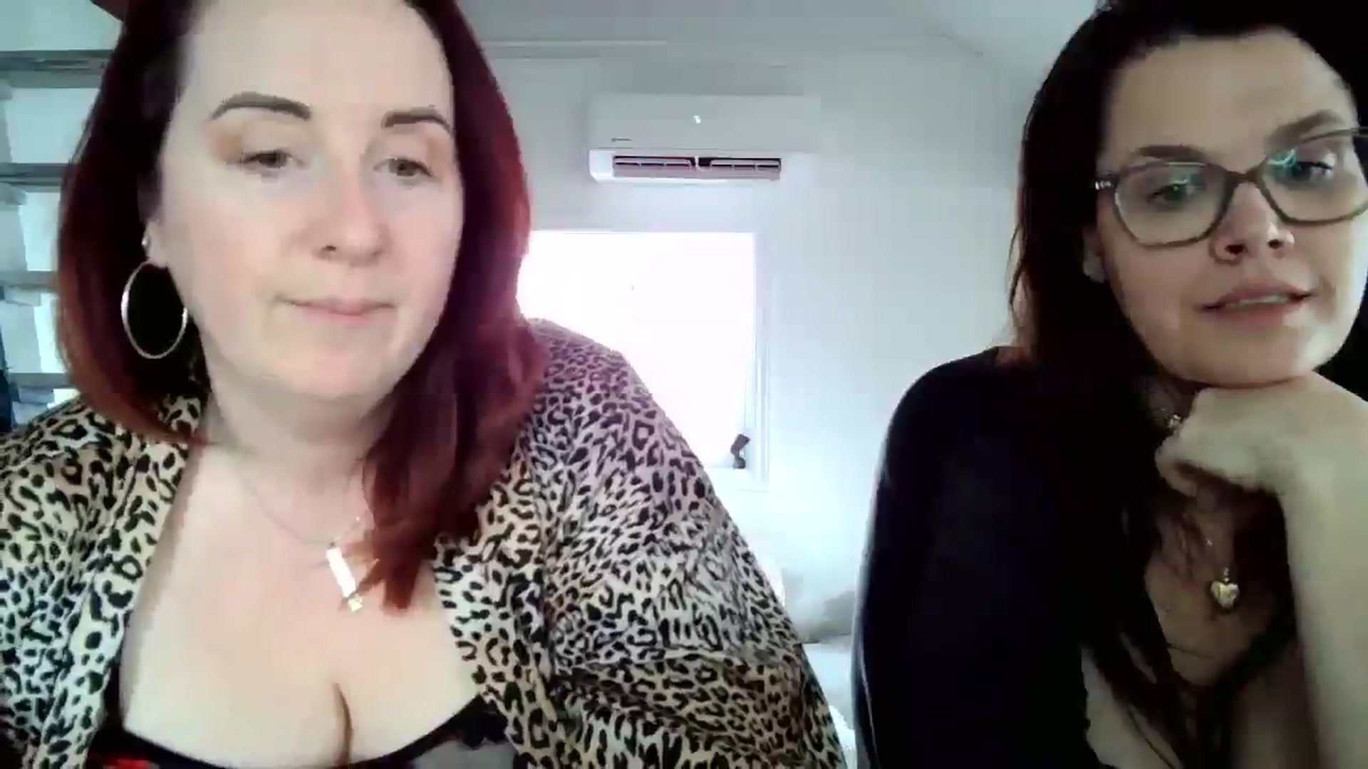 Gallery image thumbnail from Sexyred4U69's myfreecams stream on, 04/06/2026, 18:31 image 4 of 20