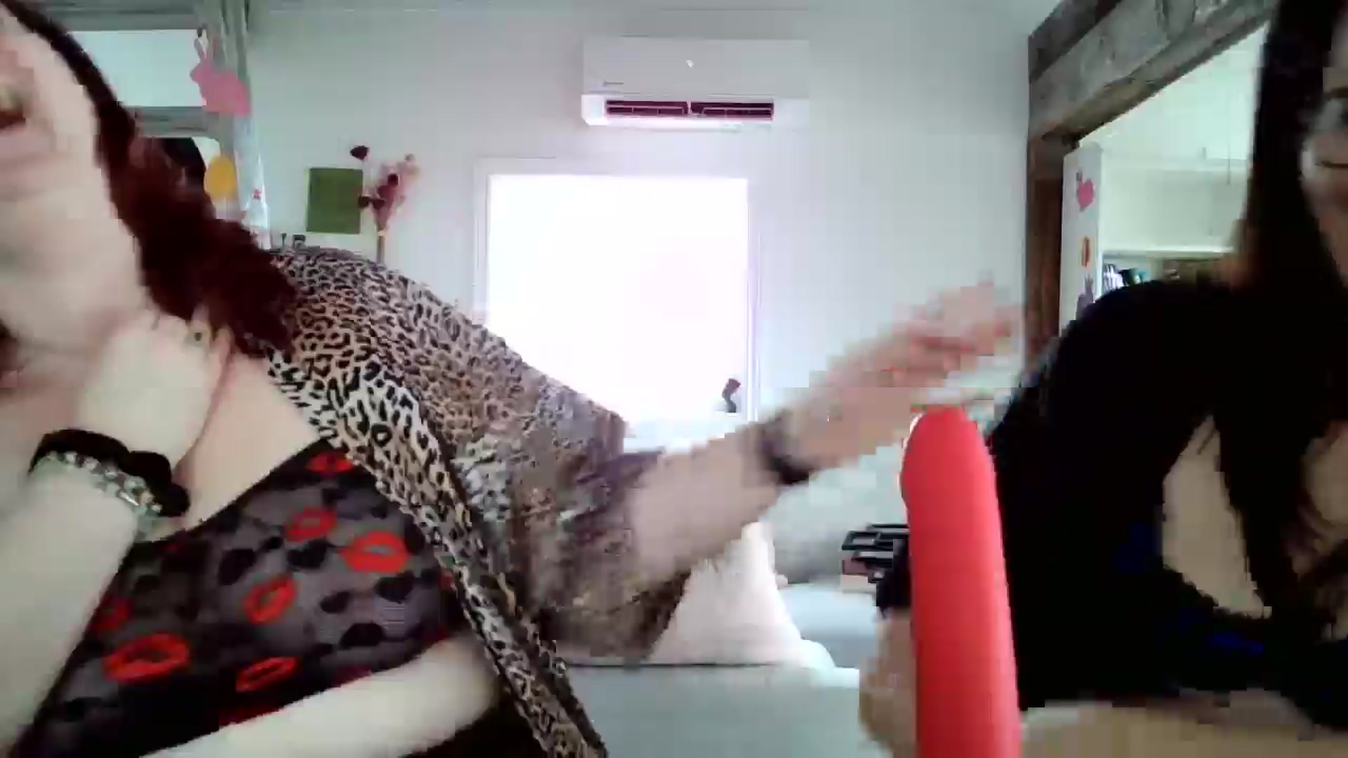 Gallery image thumbnail from Sexyred4U69's myfreecams stream on, 04/06/2026, 18:31 image 12 of 20