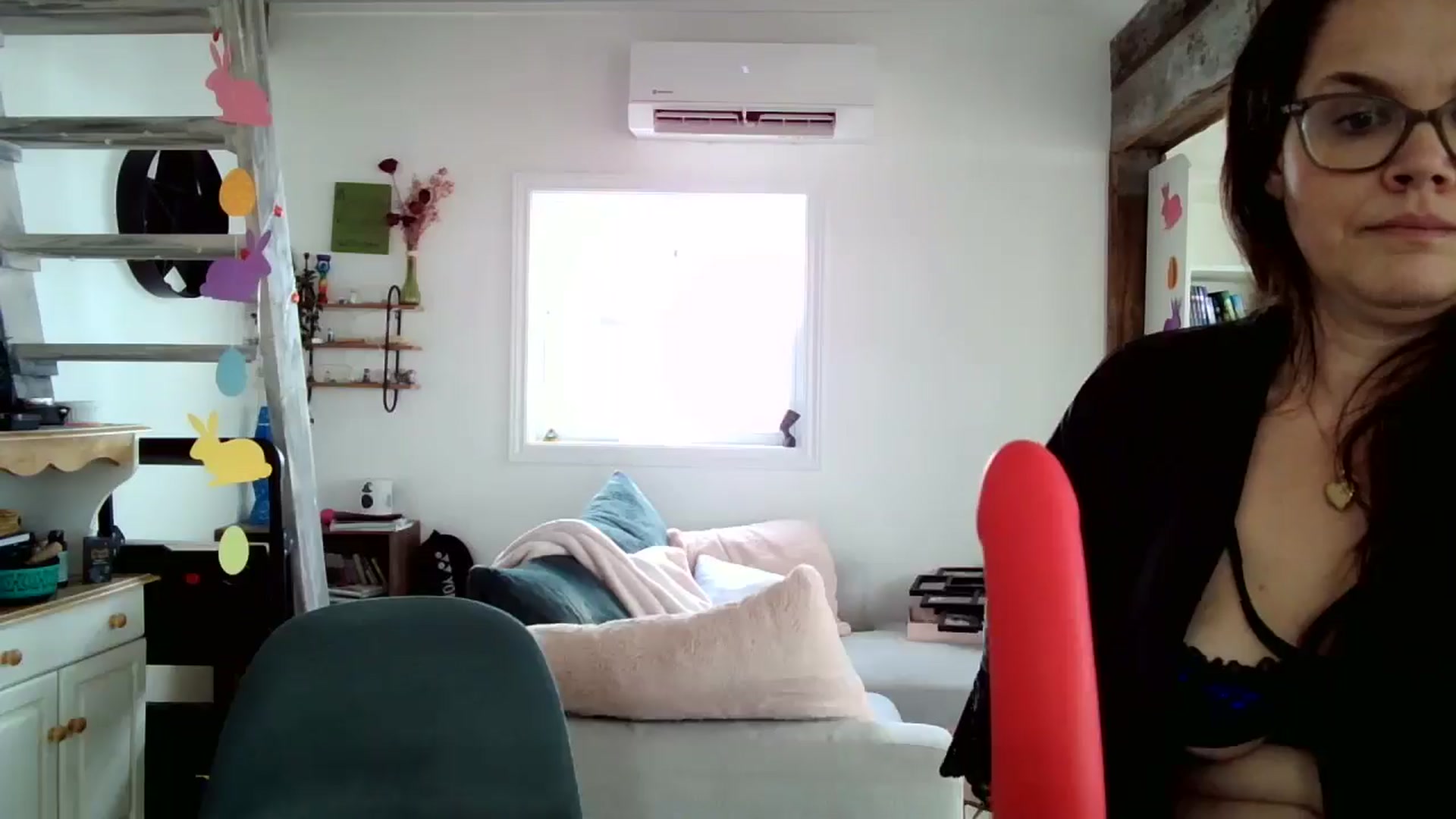 Gallery image thumbnail from Sexyred4U69's myfreecams stream on, 04/06/2026, 18:31 image 18 of 20