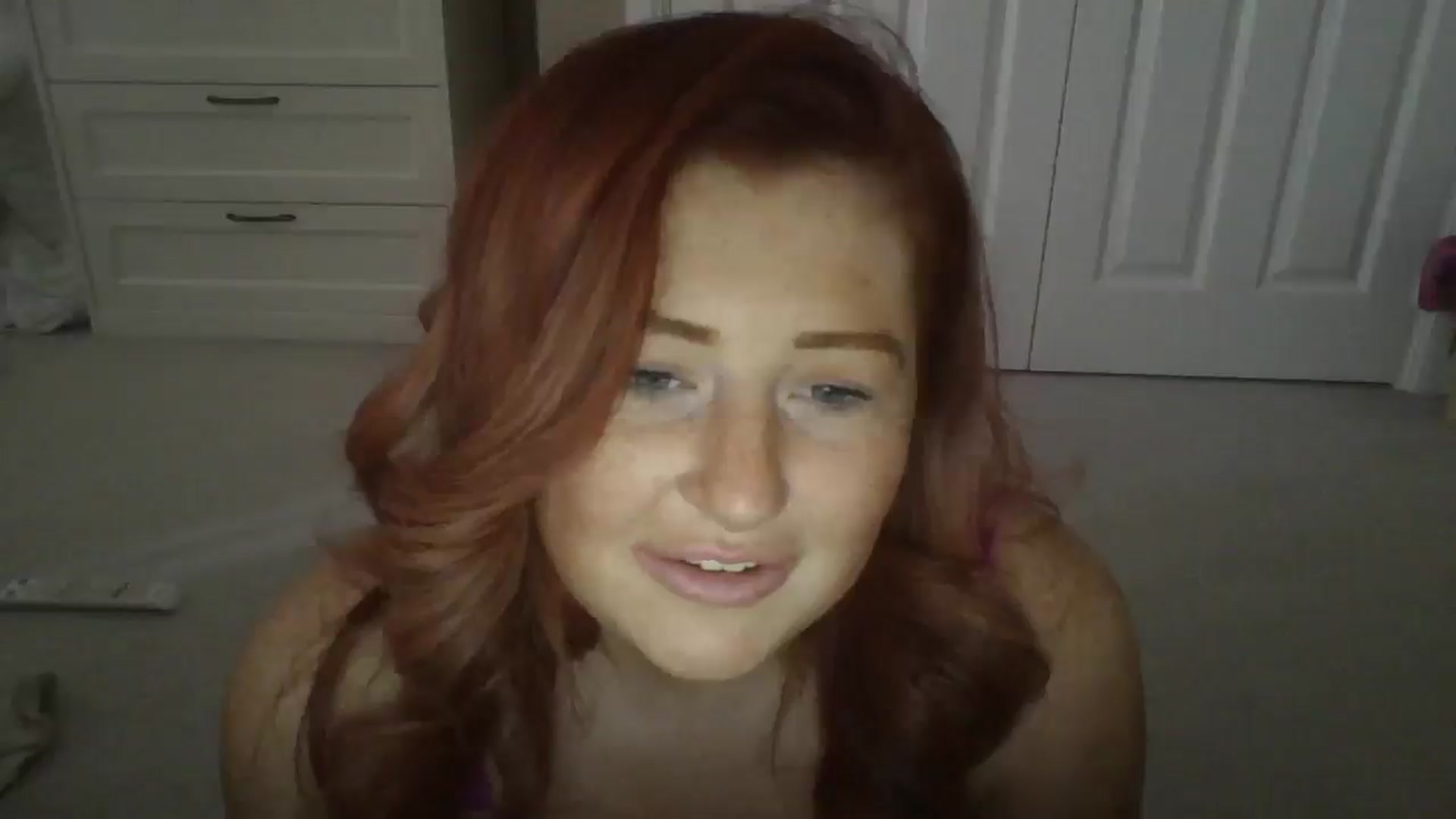 Gallery image thumbnail from Sexyredhead27's myfreecams stream on, 08/07/2024, 12:35 image 18 of 20