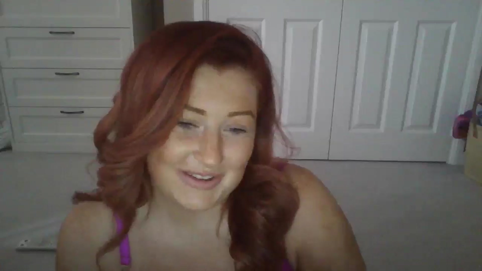Gallery image thumbnail from Sexyredhead27's myfreecams stream on, 08/07/2024, 12:35 image 14 of 20