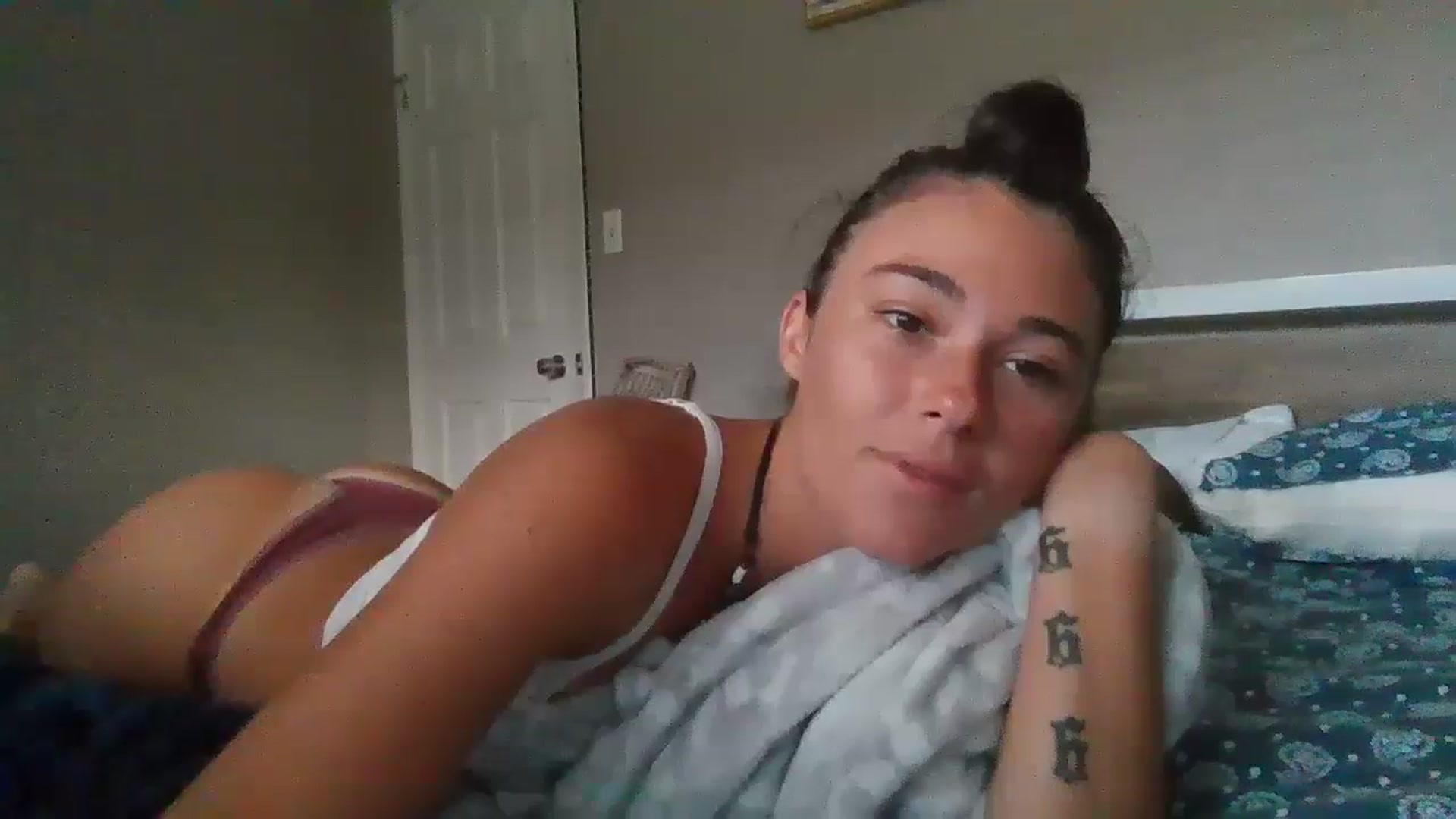 Gallery image thumbnail from Sexyy_lexxxi's myfreecams stream on, 06/28/2024, 16:54 image 12 of 20