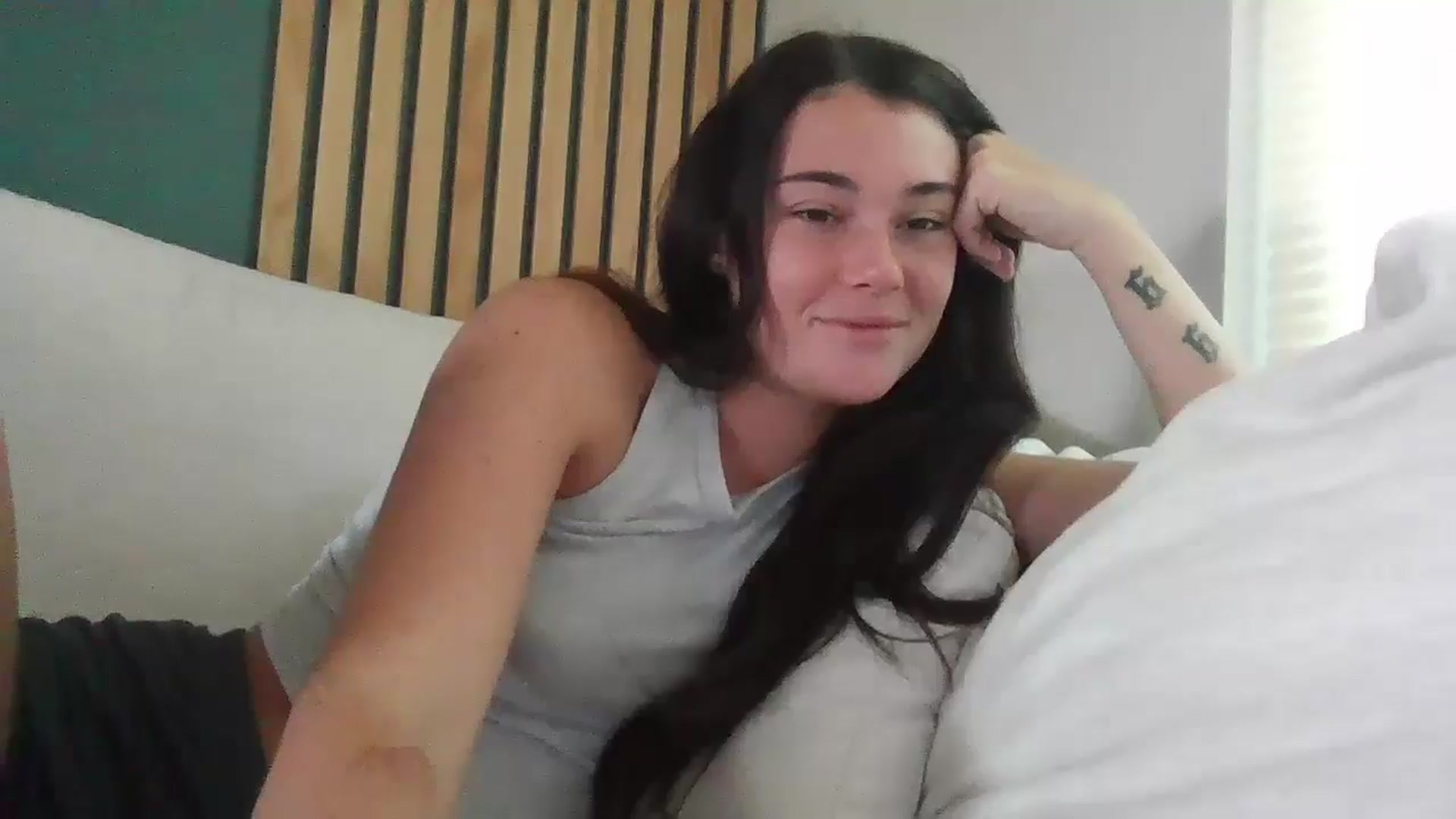 Gallery image thumbnail from Sexyy_lexxxi's myfreecams stream on, 10/02/2025, 17:06 image 10 of 20