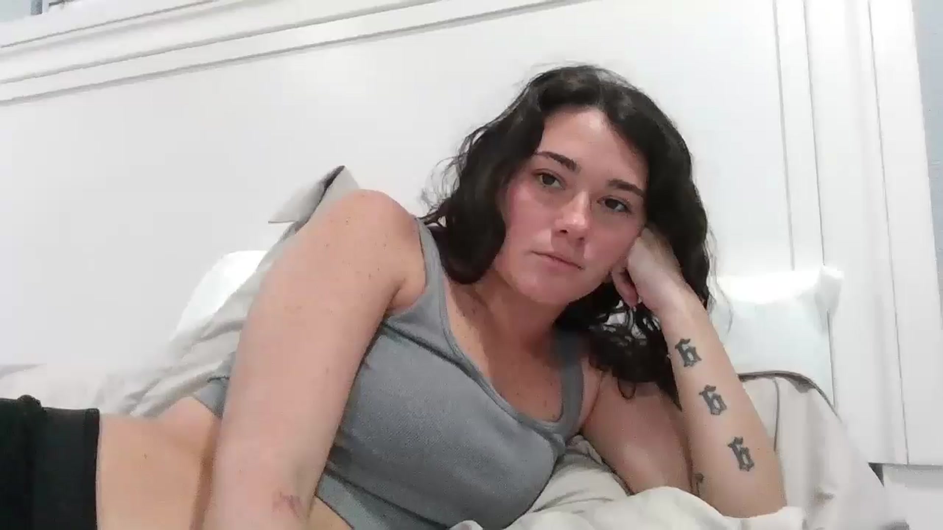 Gallery image thumbnail from Sexyy_lexxxi's myfreecams stream on, 11/26/2025, 01:52 image 18 of 20