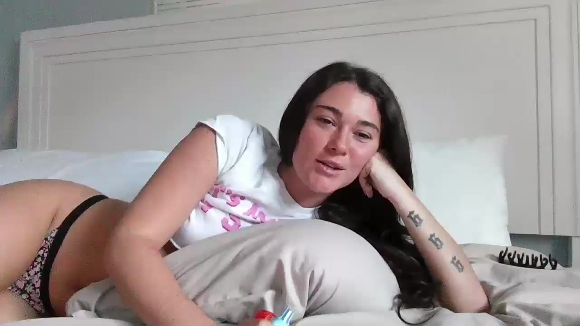 Gallery image thumbnail from Sexyy_lexxxi's myfreecams stream on, 12/23/2025, 17:33 image 12 of 20