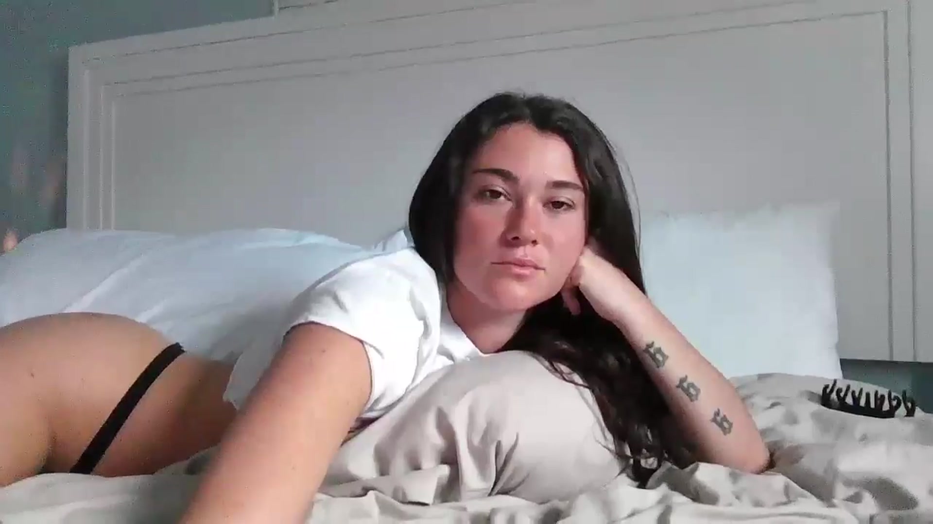 Gallery image thumbnail from Sexyy_lexxxi's myfreecams stream on, 12/23/2025, 17:33 image 8 of 20