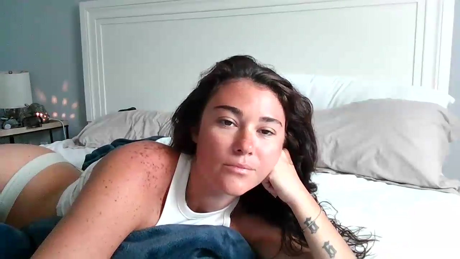 Gallery image thumbnail from Sexyy_lexxxi's myfreecams stream on, 08/27/2026, 14:27 image 13 of 20