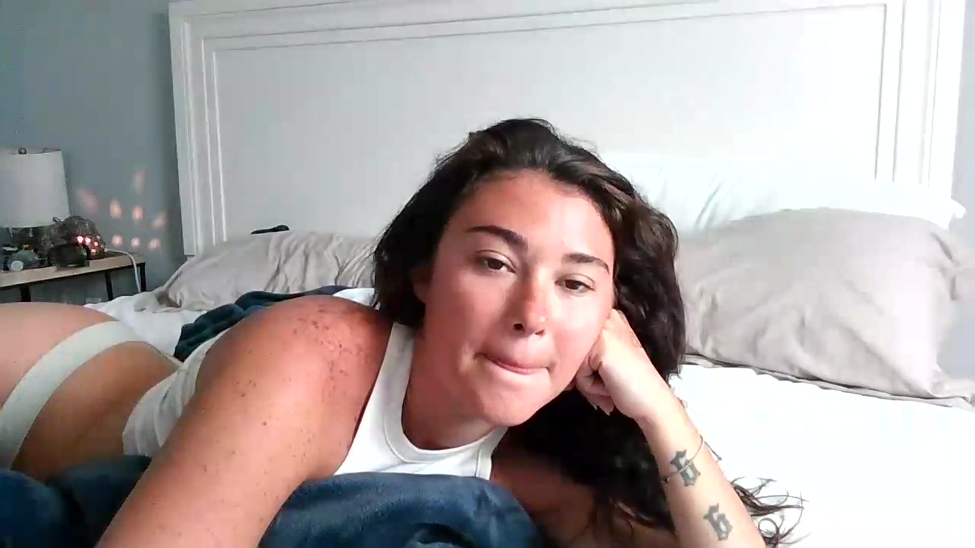 Gallery image thumbnail from Sexyy_lexxxi's myfreecams stream on, 08/27/2026, 14:27 image 15 of 20