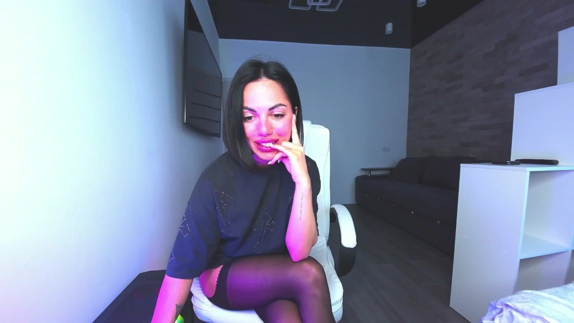 Gallery image thumbnail from Seylormooon's myfreecams stream on, 05/11/2025, 10:46 image 5 of 20