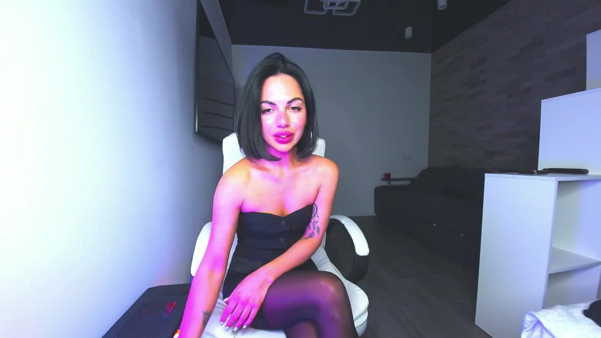 Gallery image thumbnail from Seylormooon's myfreecams stream on, 05/12/2025, 14:06 image 16 of 20