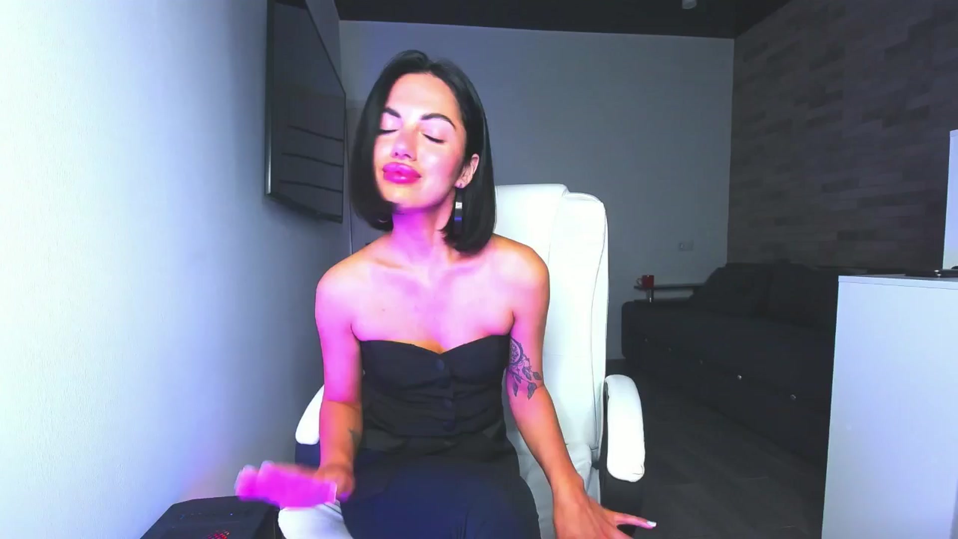 Gallery image thumbnail from Seylormooon's myfreecams stream on, 05/12/2025, 15:31 image 14 of 20