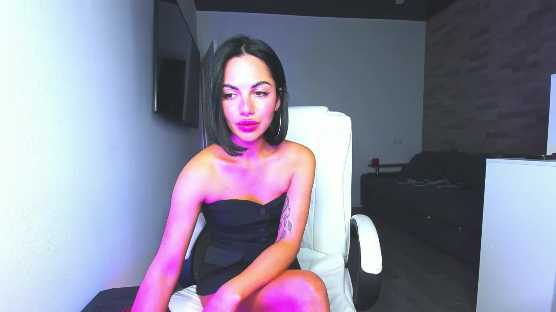 Gallery image thumbnail from Seylormooon's myfreecams stream on, 05/12/2025, 16:52 image 8 of 20