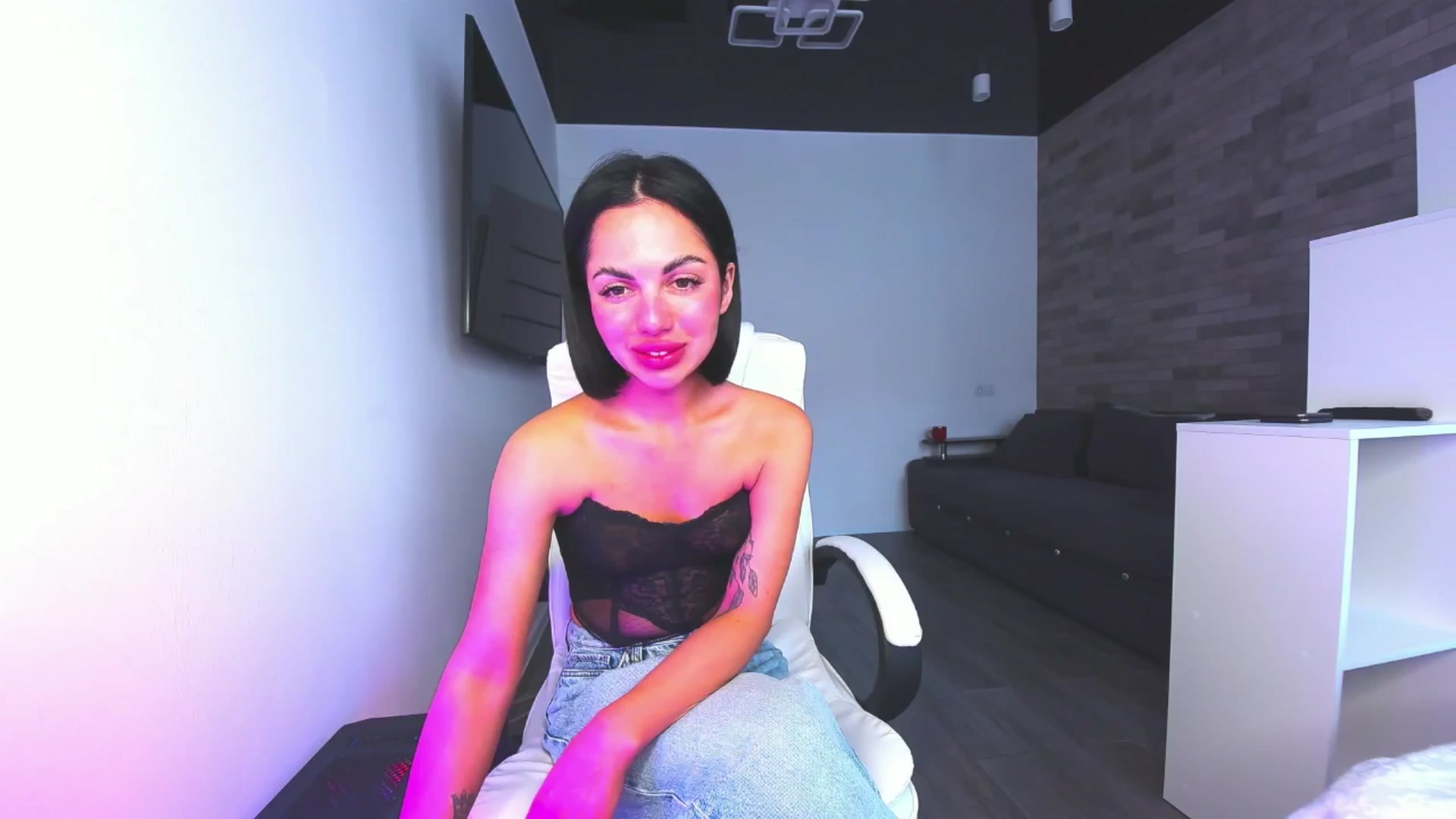 Gallery image thumbnail from Seylormooon's myfreecams stream on, 05/13/2025, 10:21 image 11 of 20