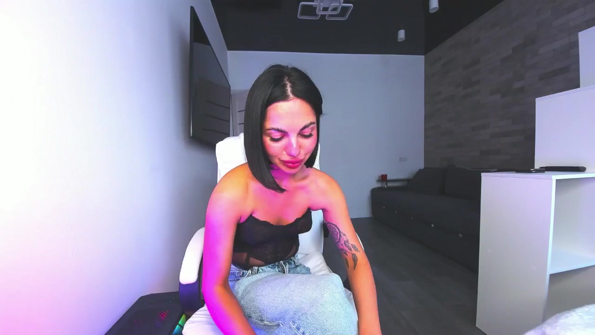 Gallery image thumbnail from Seylormooon's myfreecams stream on, 05/13/2025, 10:39 image 2 of 20