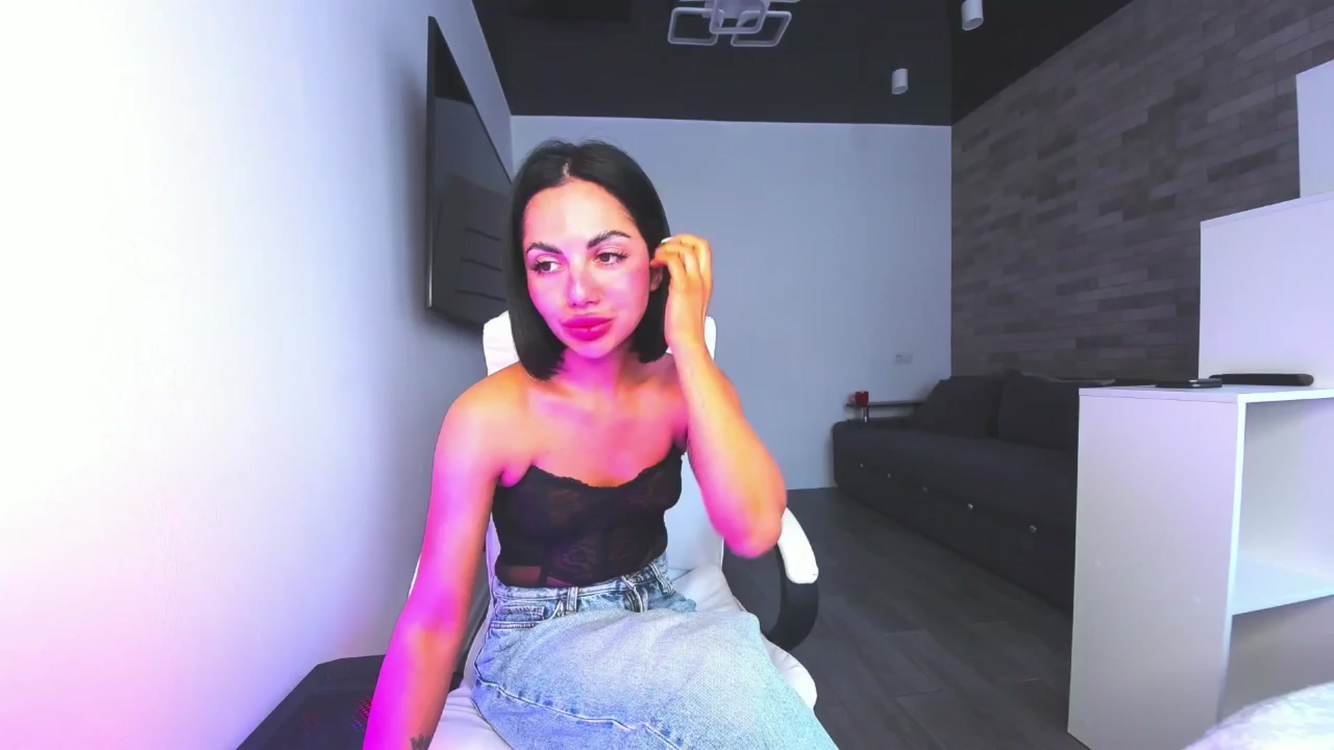 Gallery image thumbnail from Seylormooon's myfreecams stream on, 05/13/2025, 10:39 image 16 of 20