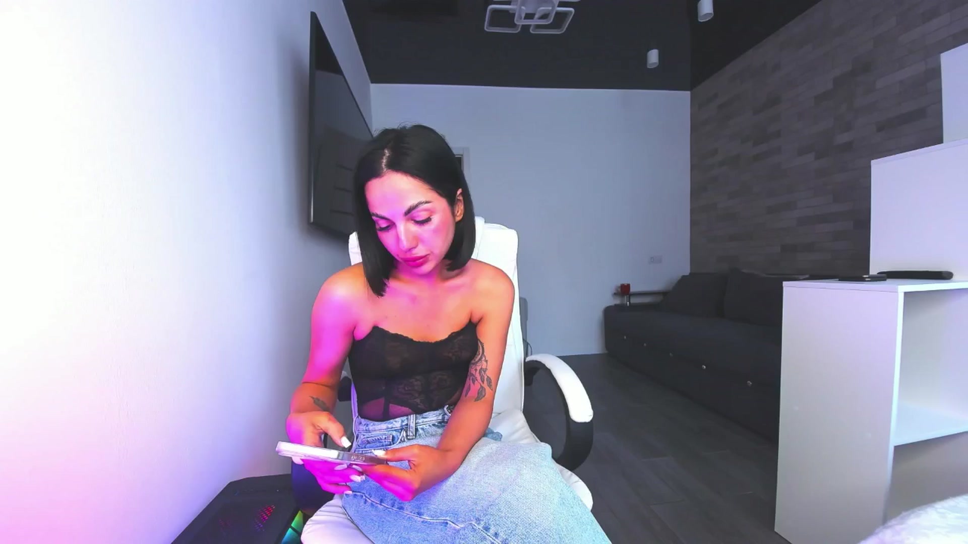 Gallery image thumbnail from Seylormooon's myfreecams stream on, 05/13/2025, 10:39 image 14 of 20