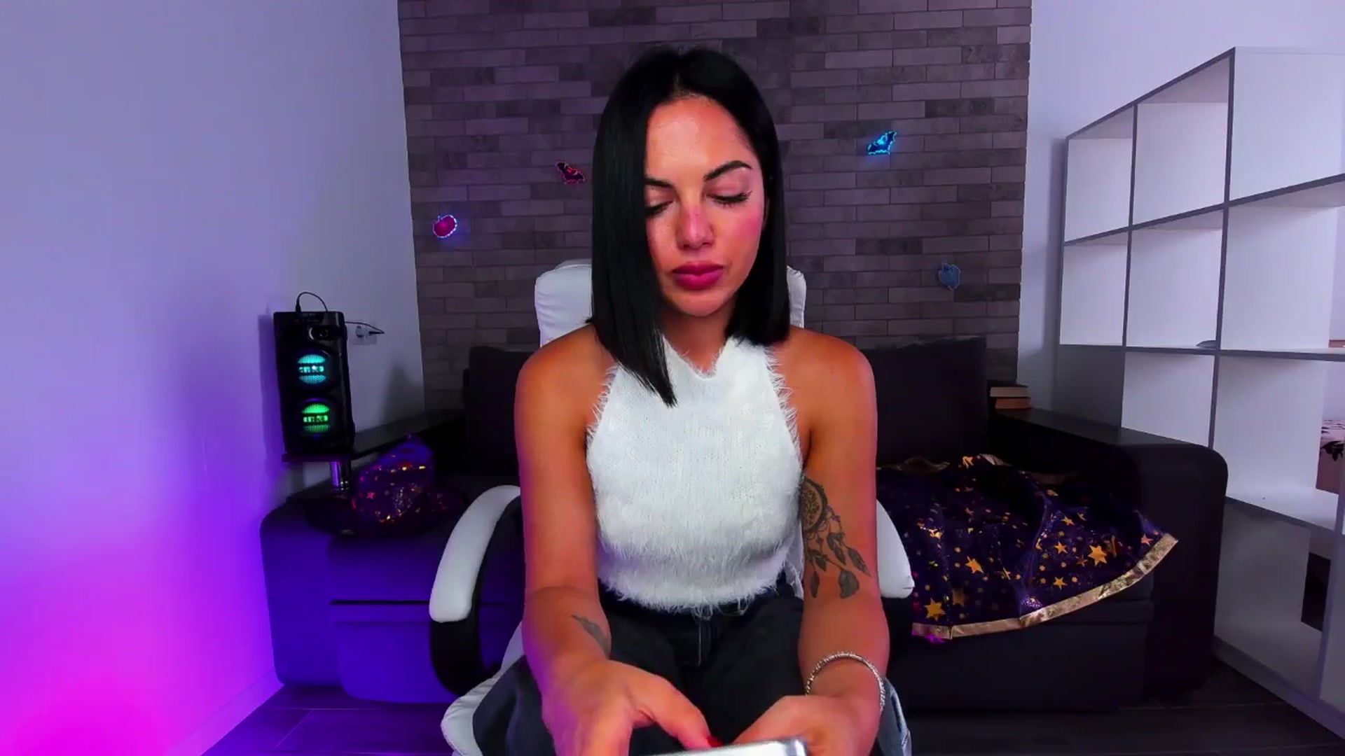 Gallery image thumbnail from Seylormooon's myfreecams stream on, 10/06/2025, 12:39 image 5 of 20