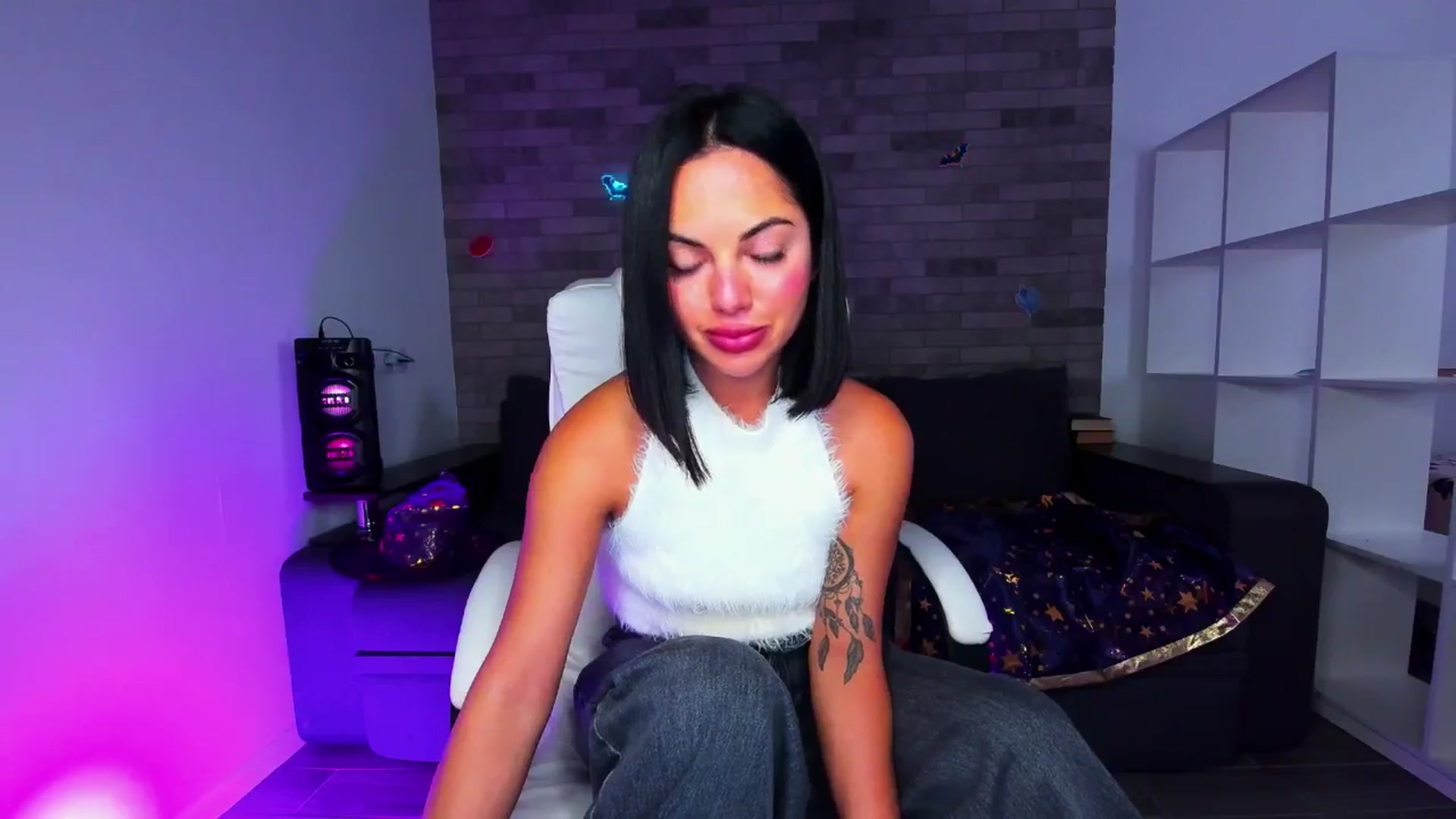 Gallery image thumbnail from Seylormooon's myfreecams stream on, 10/06/2025, 12:39 image 16 of 20