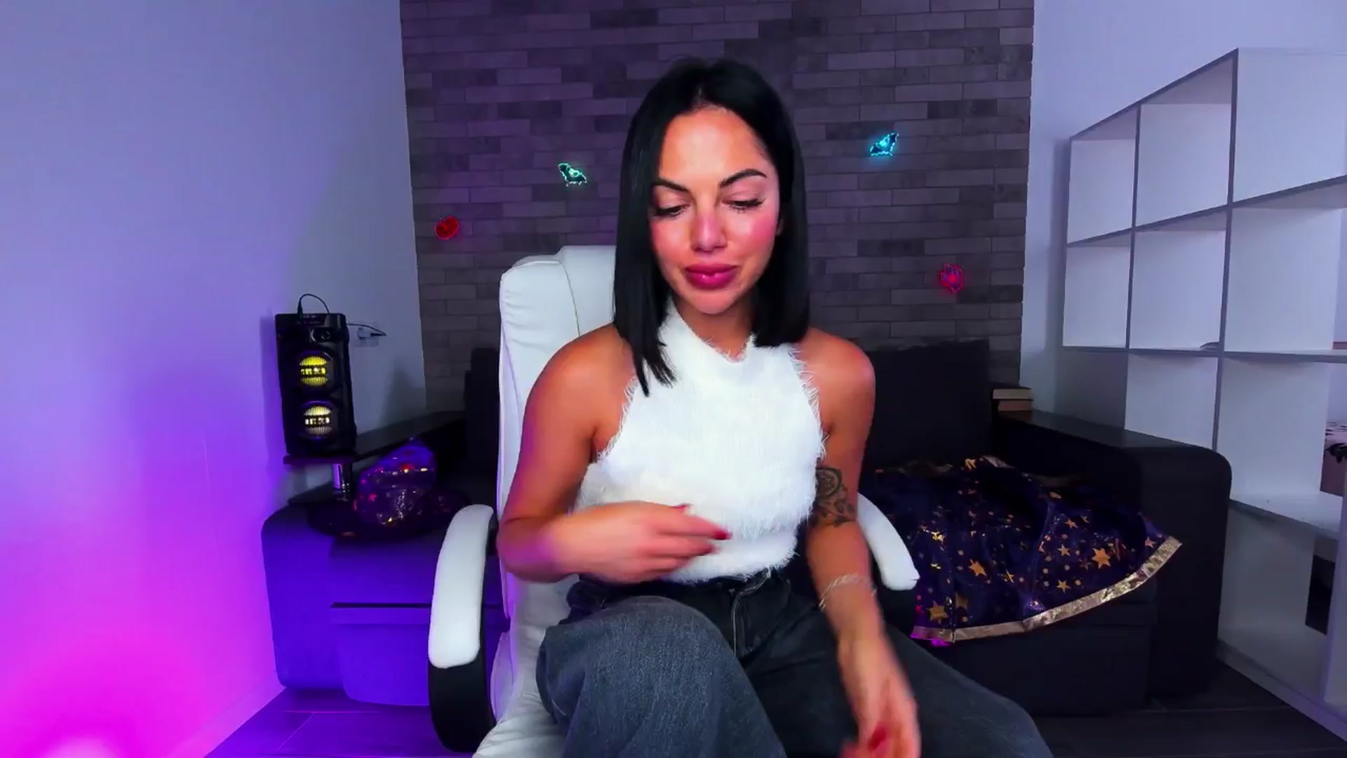 Gallery image thumbnail from Seylormooon's myfreecams stream on, 10/06/2025, 12:39 image 1 of 20