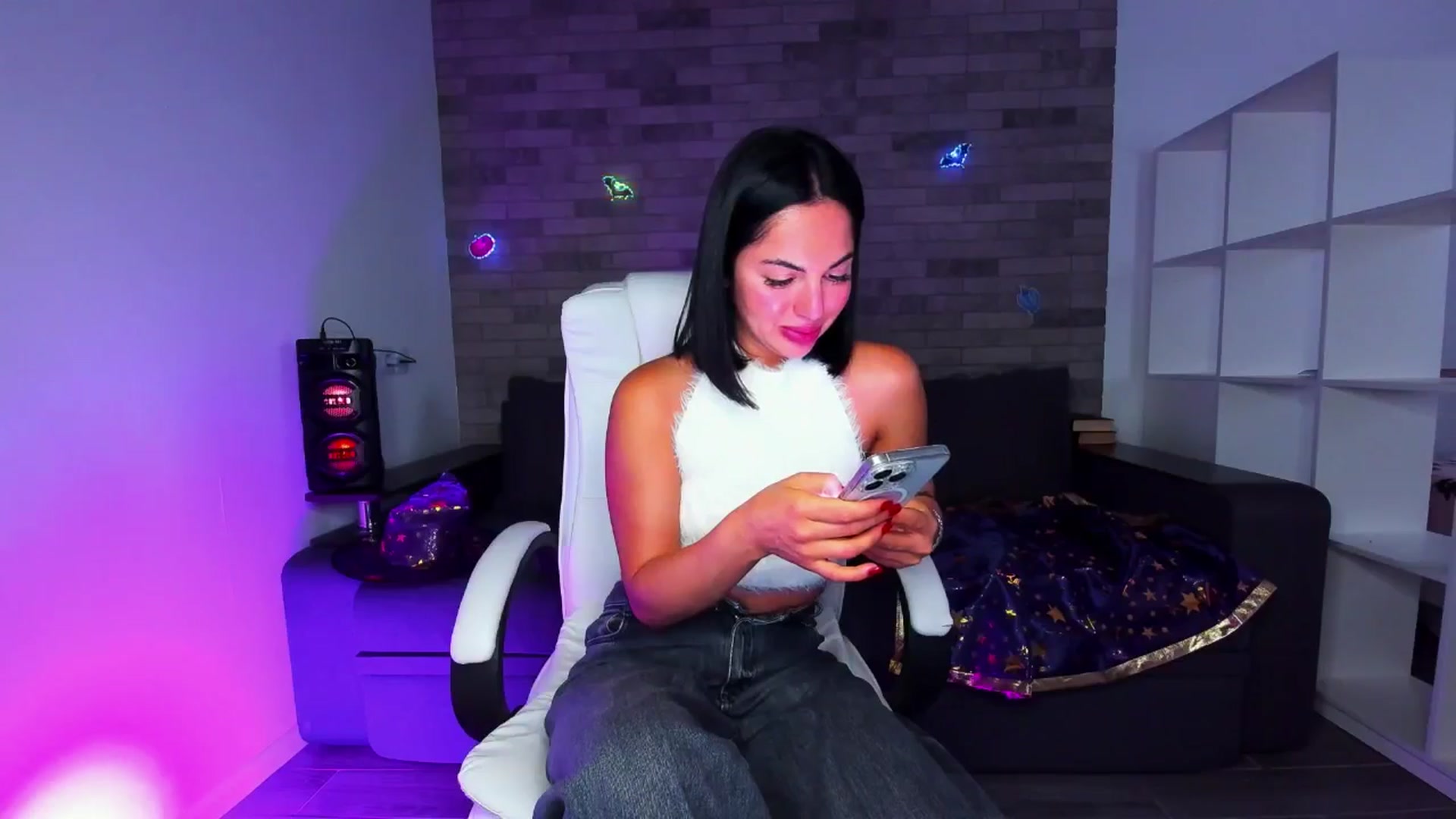 Gallery image thumbnail from Seylormooon's myfreecams stream on, 10/06/2025, 12:39 image 20 of 20