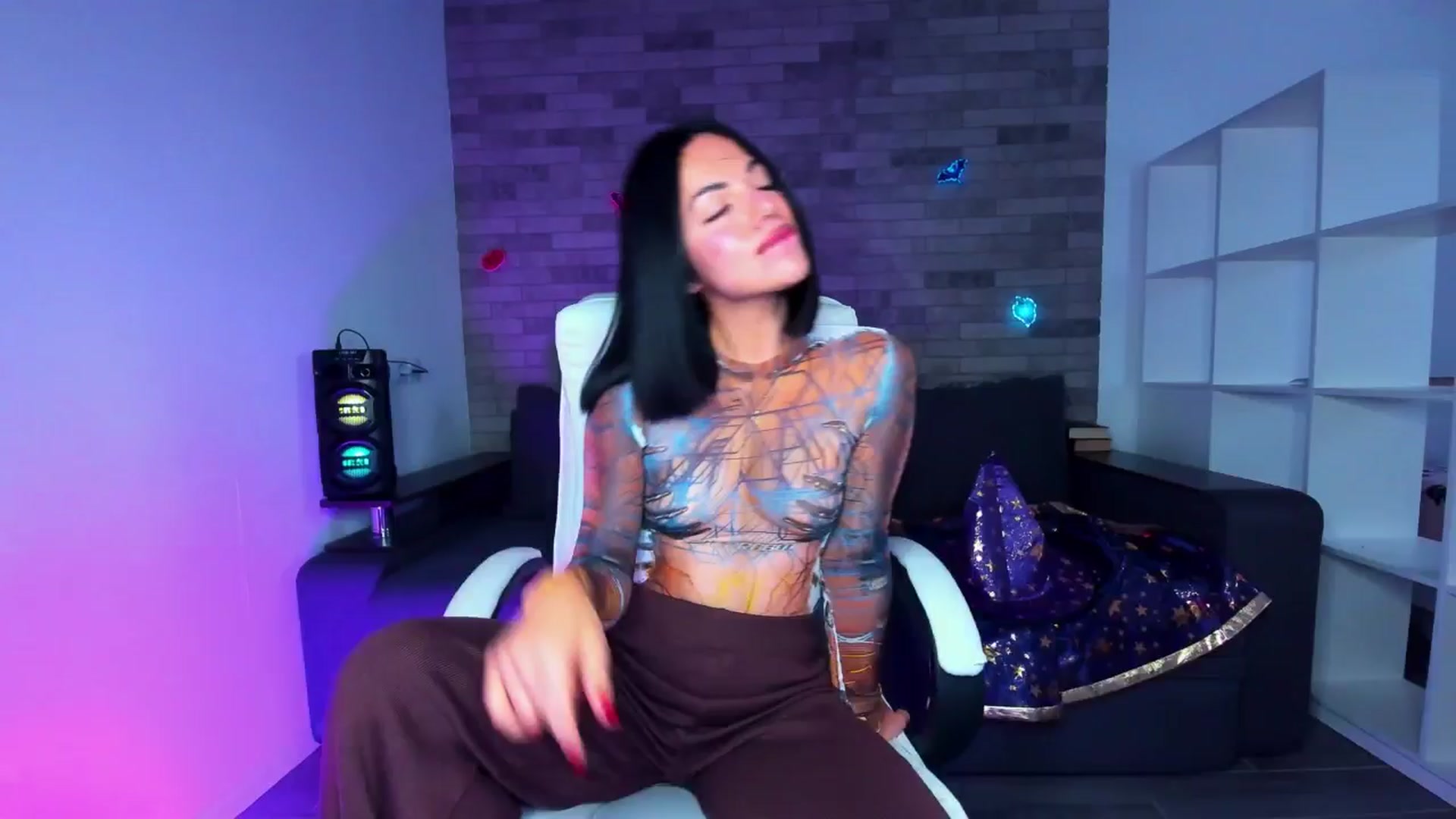 Gallery image thumbnail from Seylormooon's myfreecams stream on, 10/07/2025, 14:15 image 17 of 20