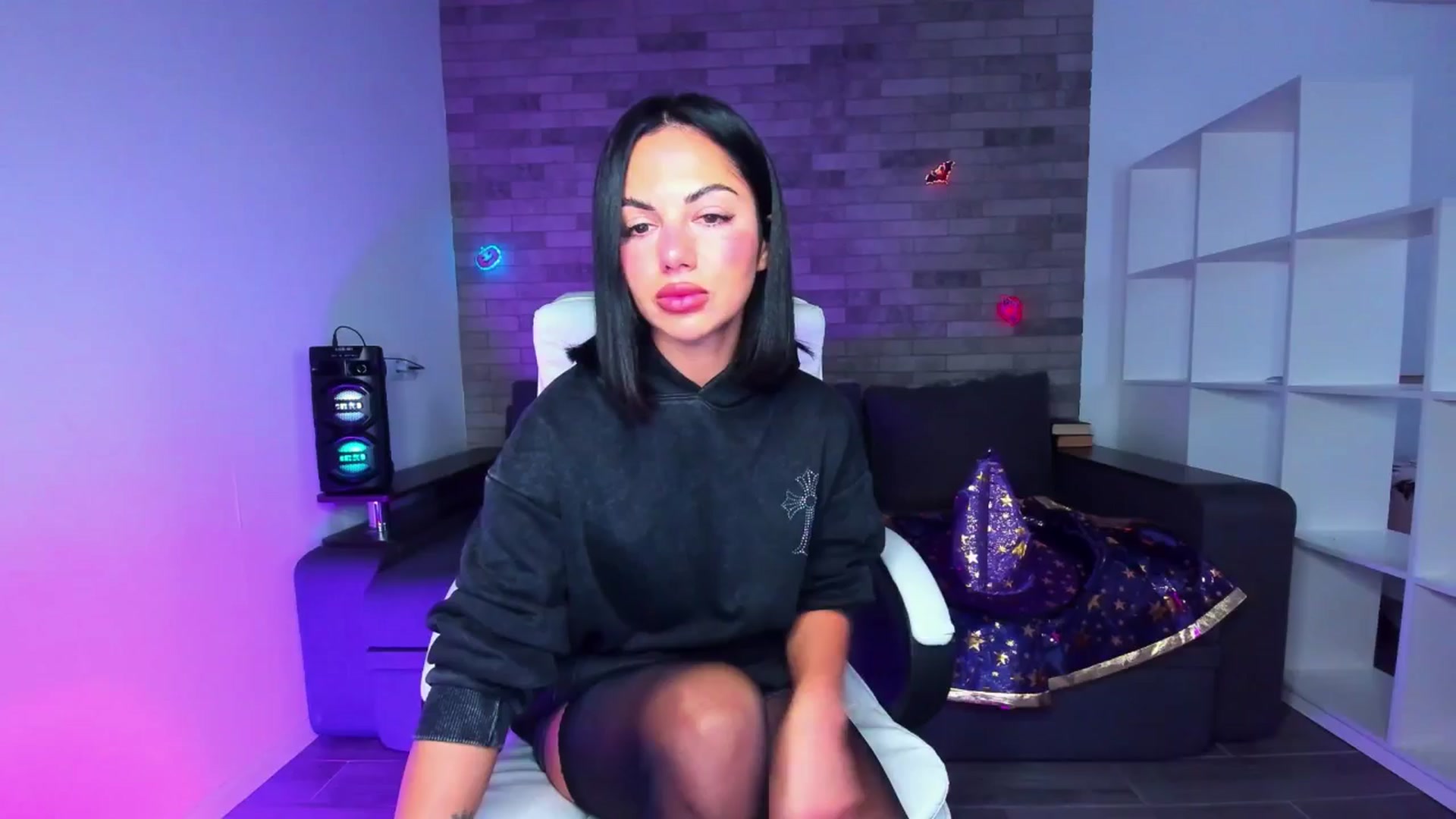 Gallery image thumbnail from Seylormooon's myfreecams stream on, 10/09/2025, 09:03 image 1 of 20