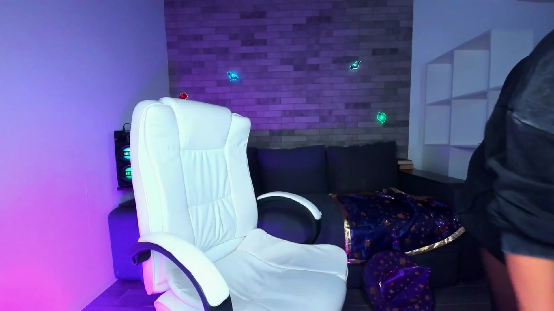 Gallery image thumbnail from Seylormooon's myfreecams stream on, 10/09/2025, 11:20 image 18 of 20