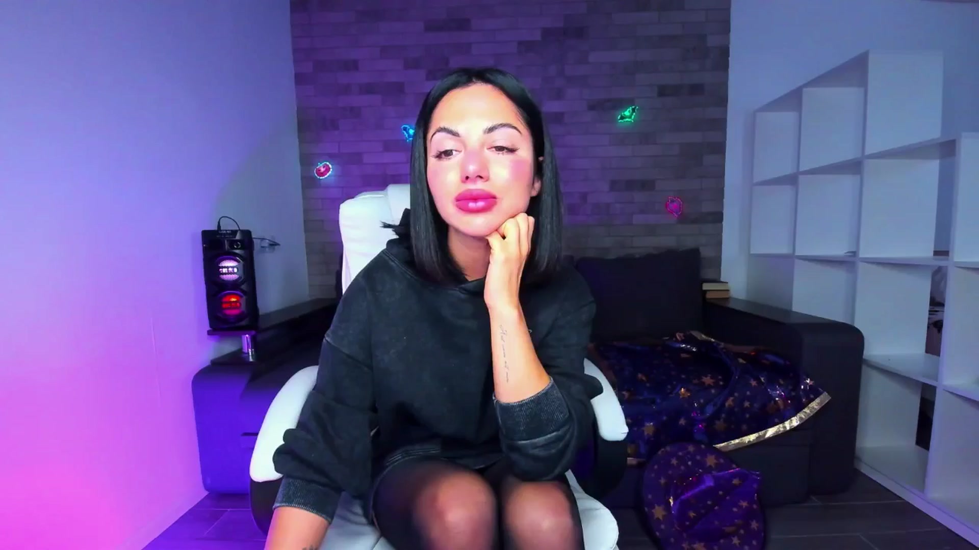 Gallery image thumbnail from Seylormooon's myfreecams stream on, 10/09/2025, 11:20 image 13 of 20