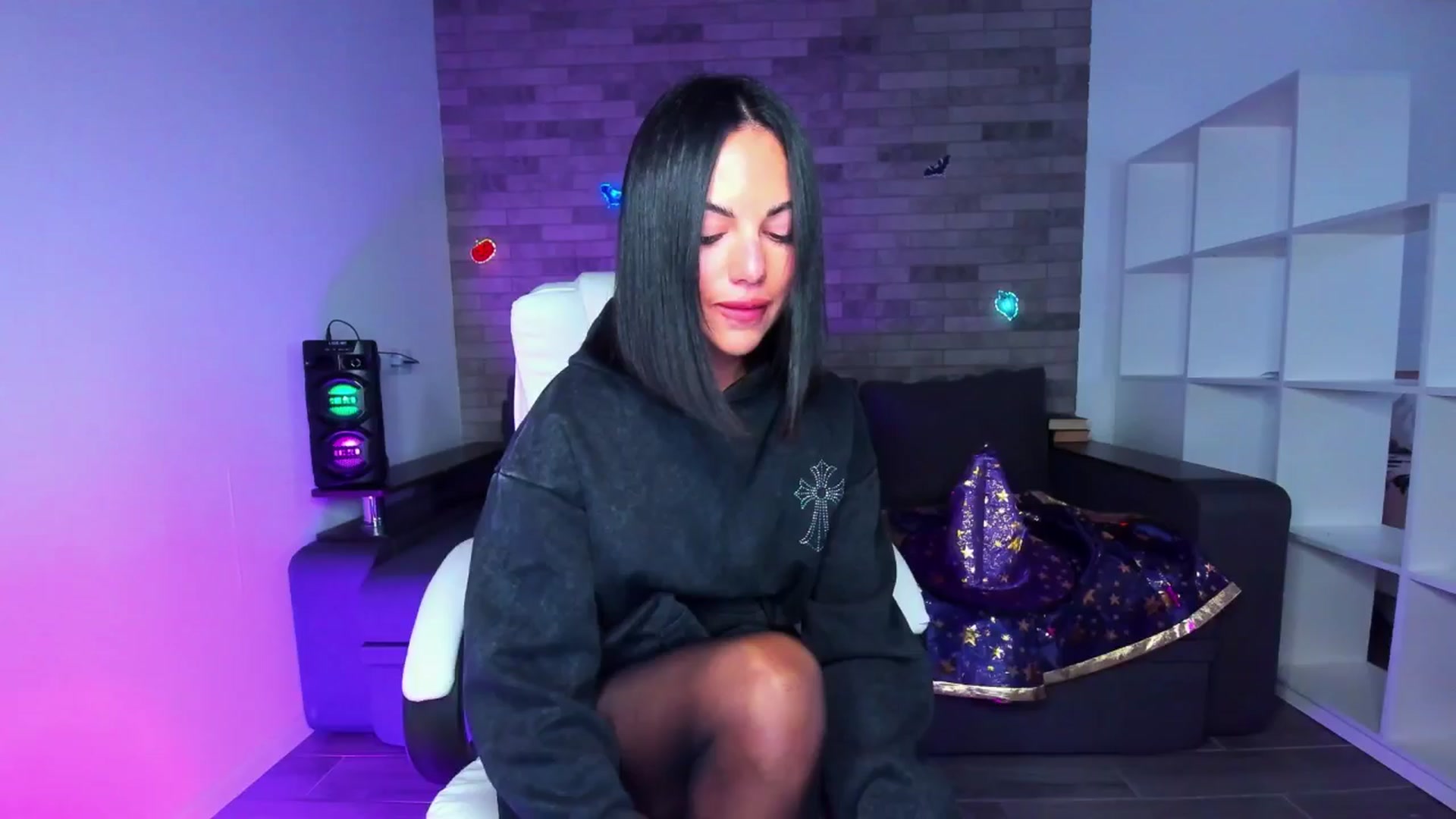 Gallery image thumbnail from Seylormooon's myfreecams stream on, 10/09/2025, 11:20 image 4 of 20